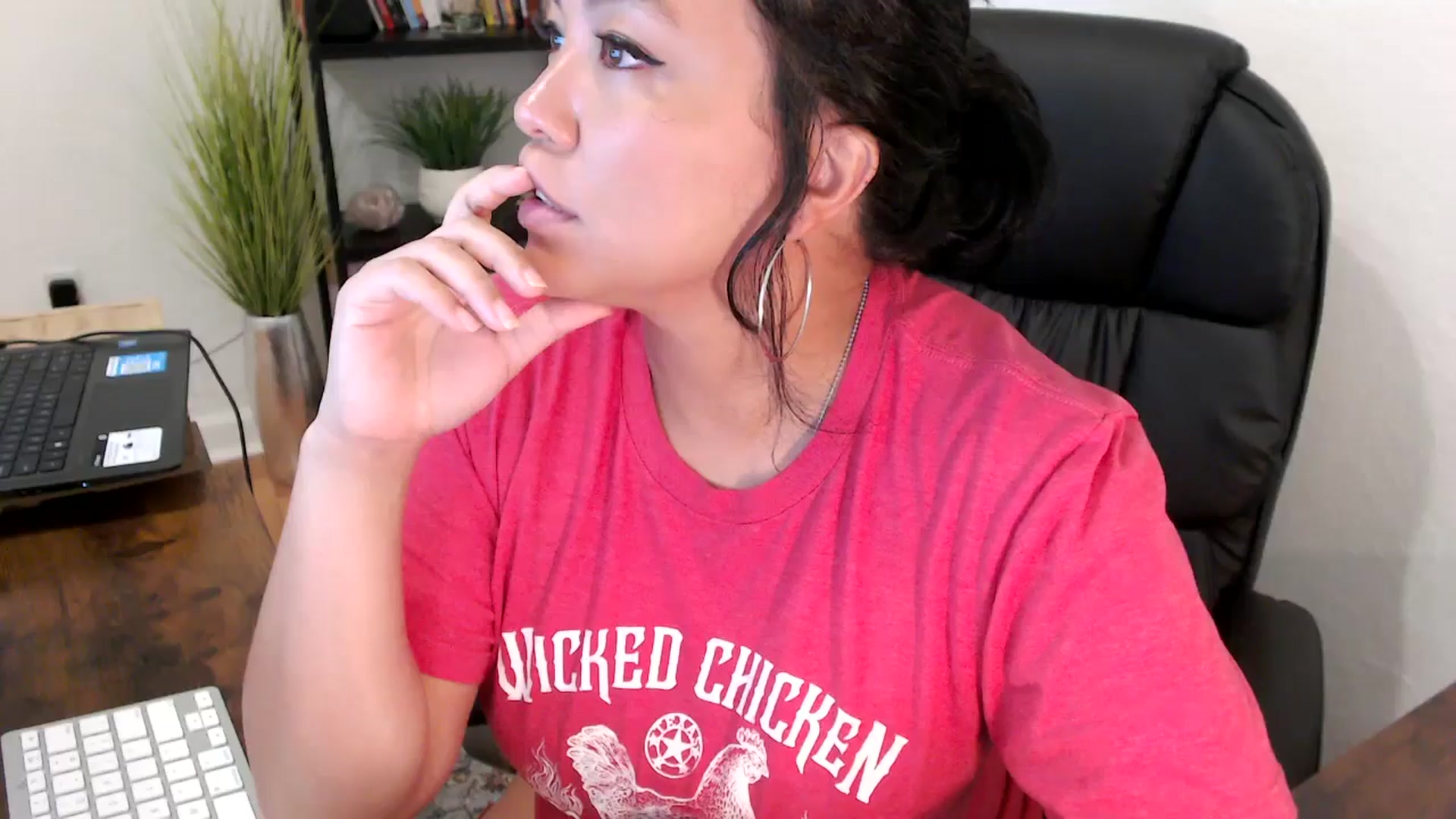 Gallery image thumbnail from MickaylaMinx's myfreecams stream on, 11/05/2024, 19:40 image 15 of 20