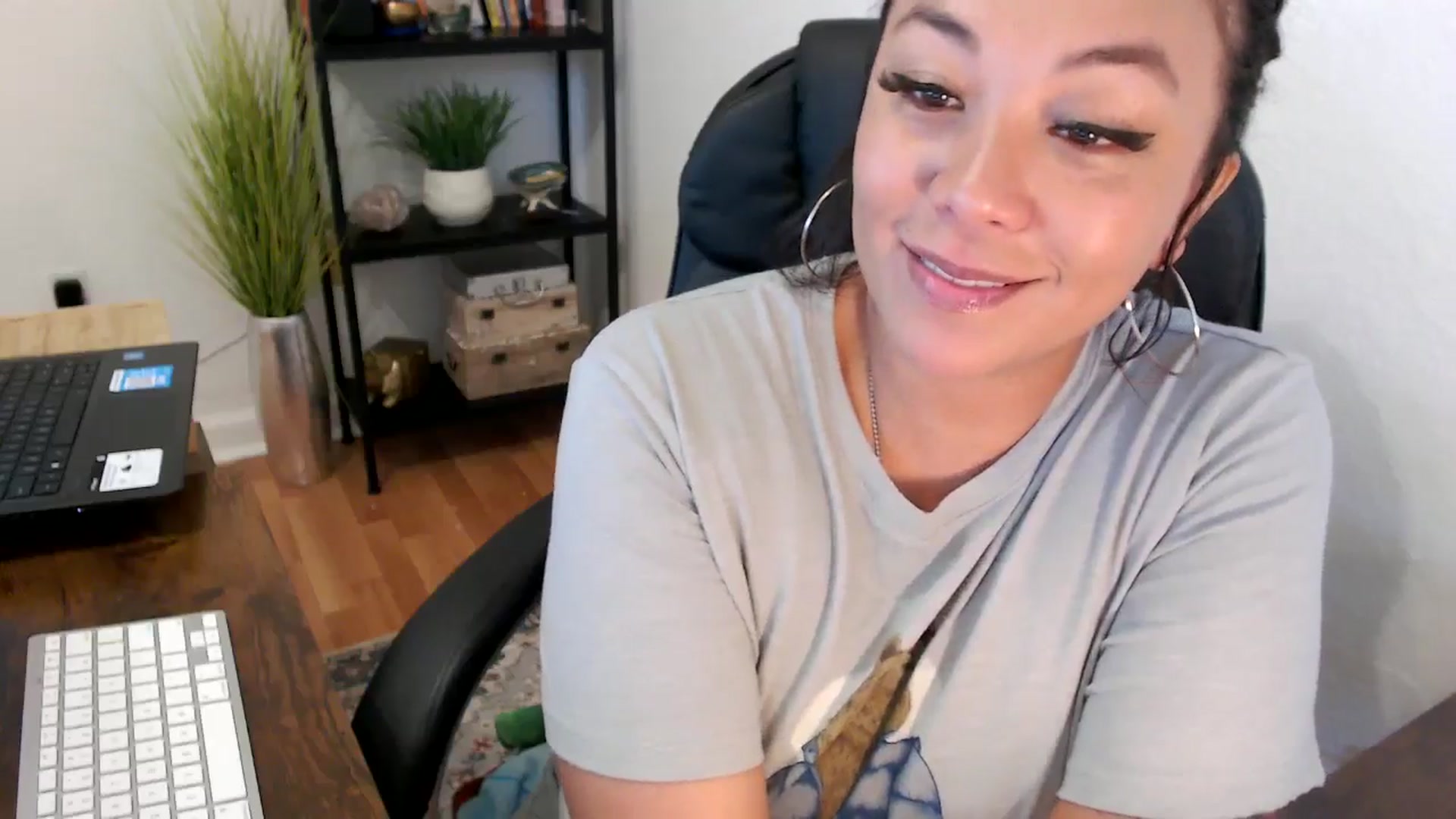 Gallery image thumbnail from MickaylaMinx's myfreecams stream on, 11/06/2024, 16:48 image 10 of 20