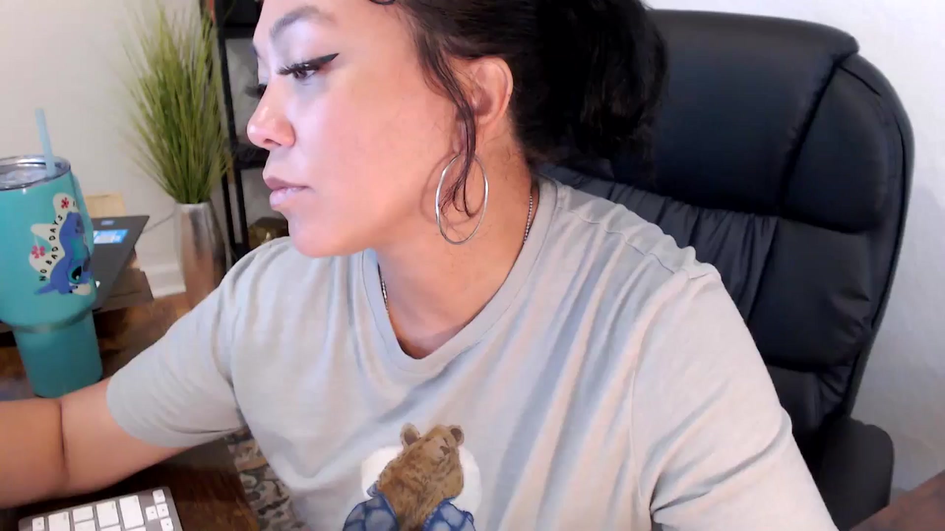 Gallery image thumbnail from MickaylaMinx's myfreecams stream on, 11/06/2024, 18:02 image 1 of 20