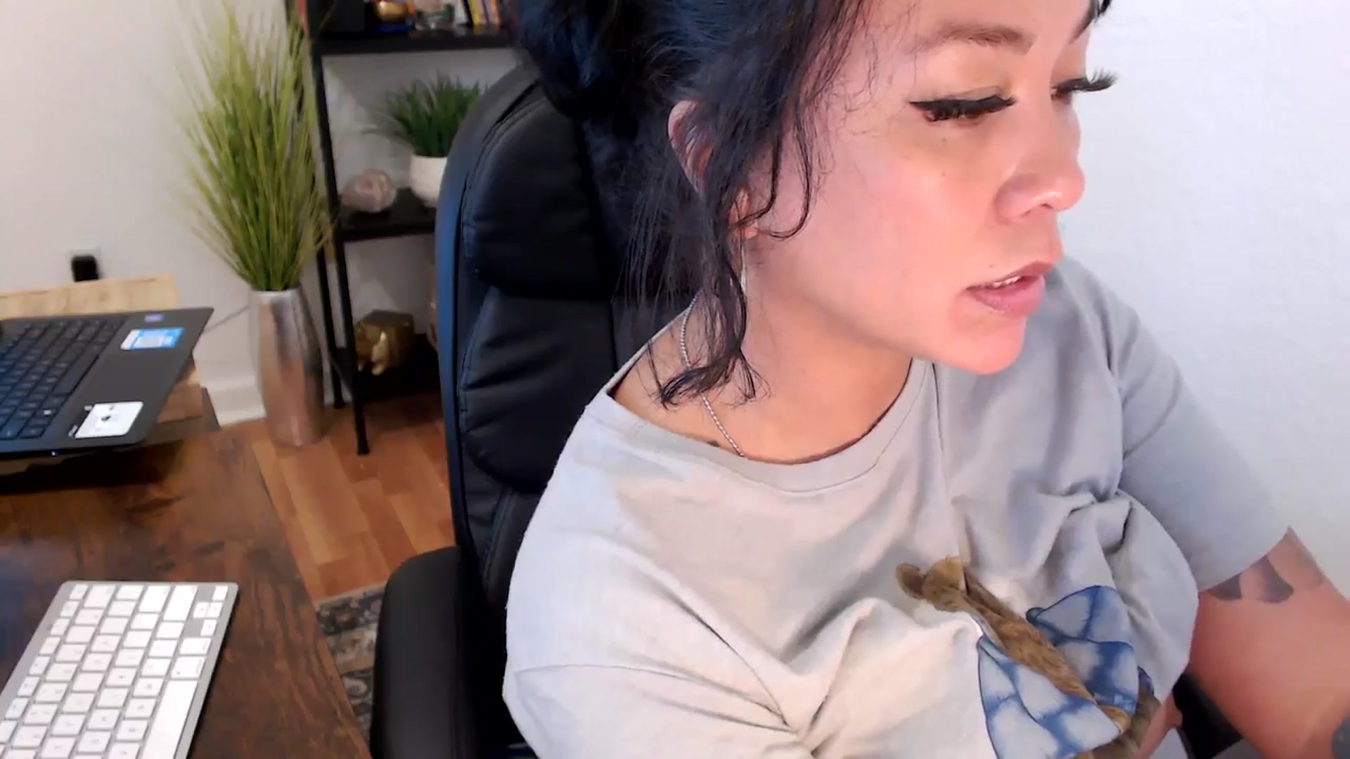 Gallery image thumbnail from MickaylaMinx's myfreecams stream on, 11/06/2024, 18:34 image 4 of 20
