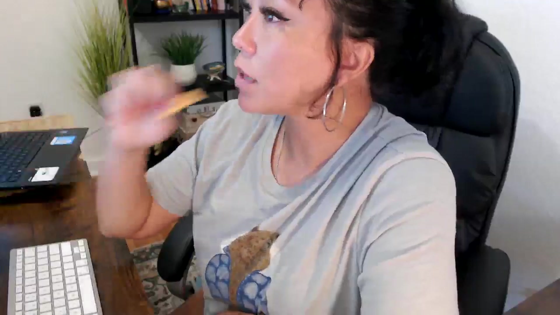 Gallery image thumbnail from MickaylaMinx's myfreecams stream on, 11/06/2024, 19:33 image 18 of 20