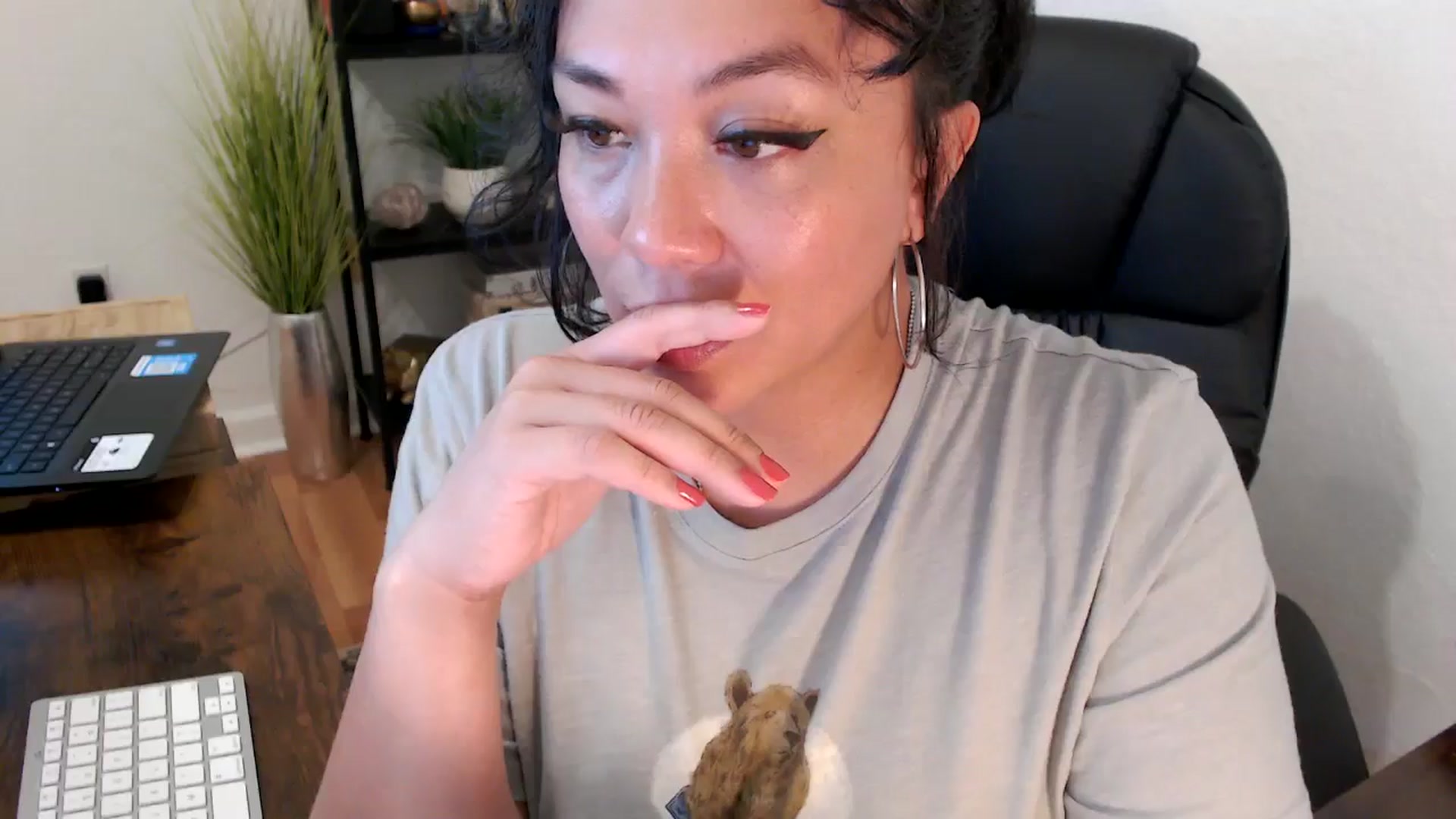 Gallery image thumbnail from MickaylaMinx's myfreecams stream on, 11/06/2024, 20:13 image 14 of 20