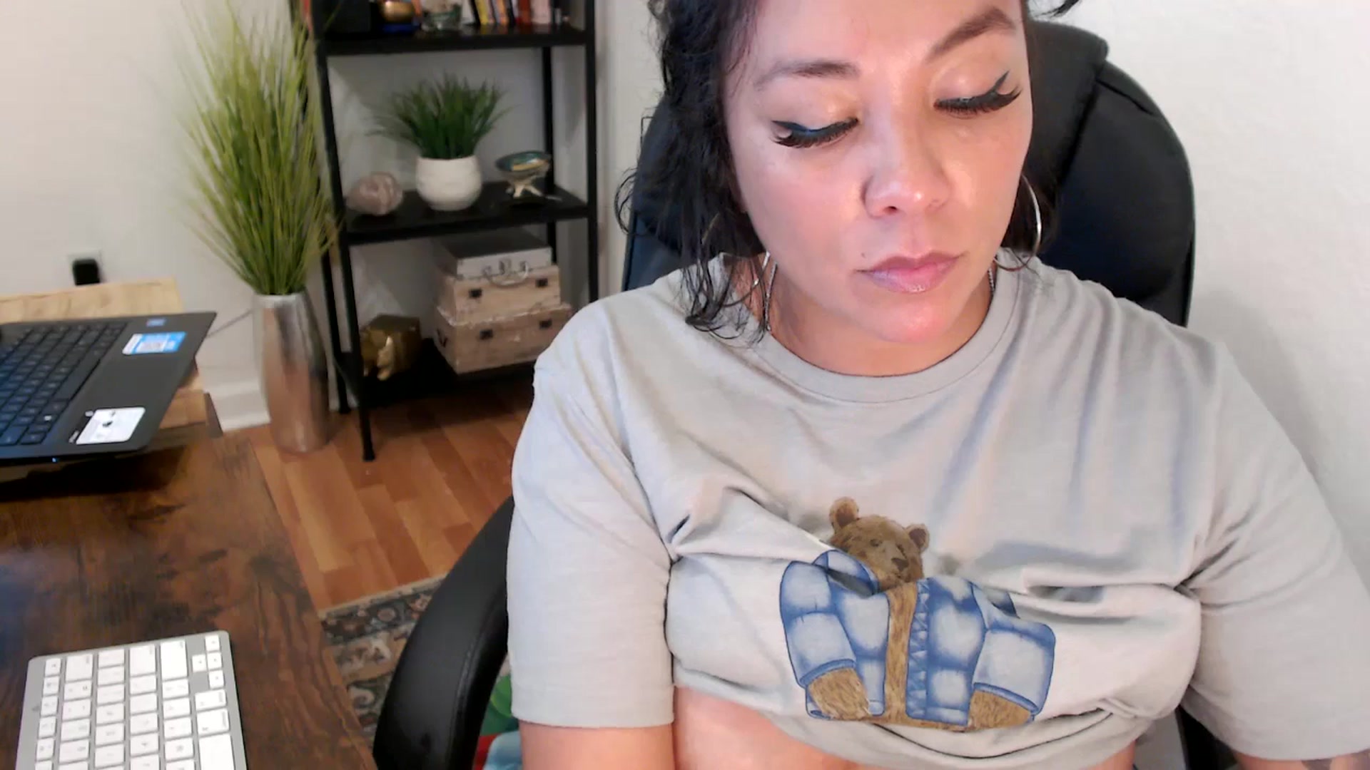 Gallery image thumbnail from MickaylaMinx's myfreecams stream on, 11/06/2024, 20:34 image 2 of 20