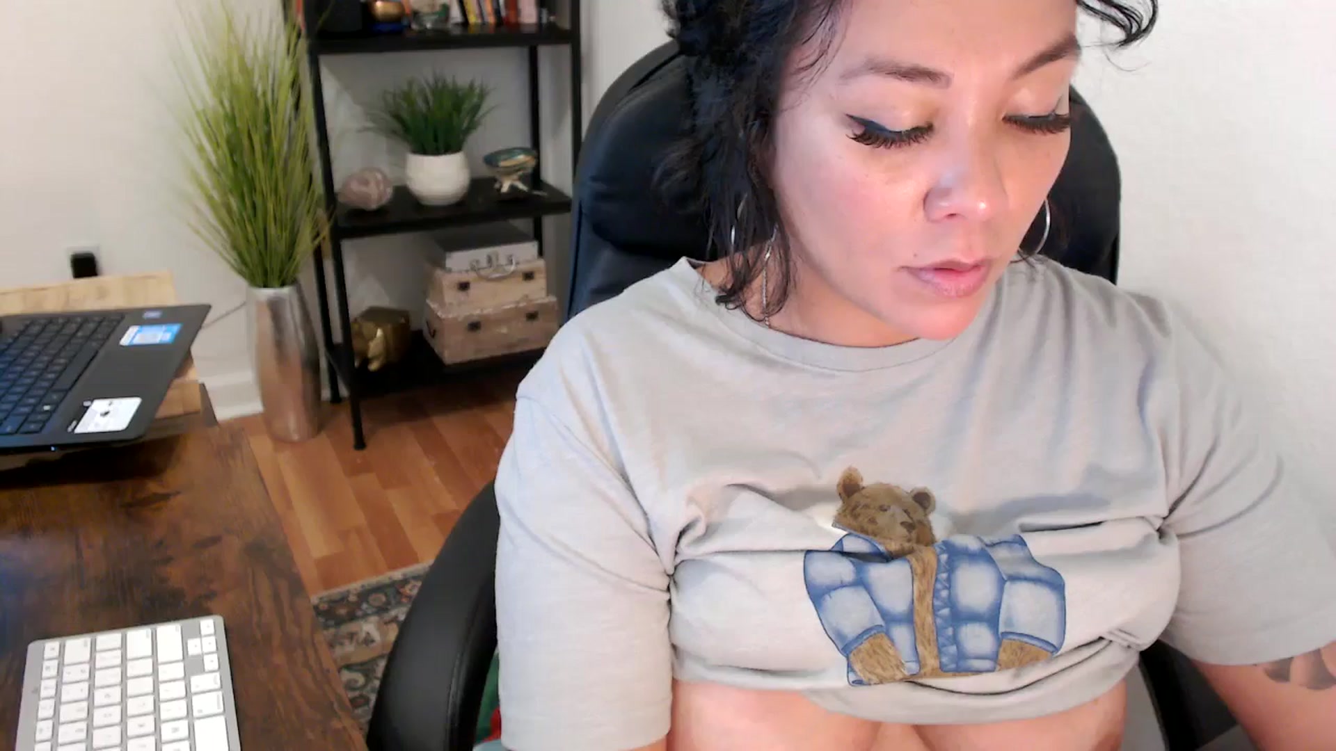 Gallery image thumbnail from MickaylaMinx's myfreecams stream on, 11/06/2024, 20:34 image 1 of 20