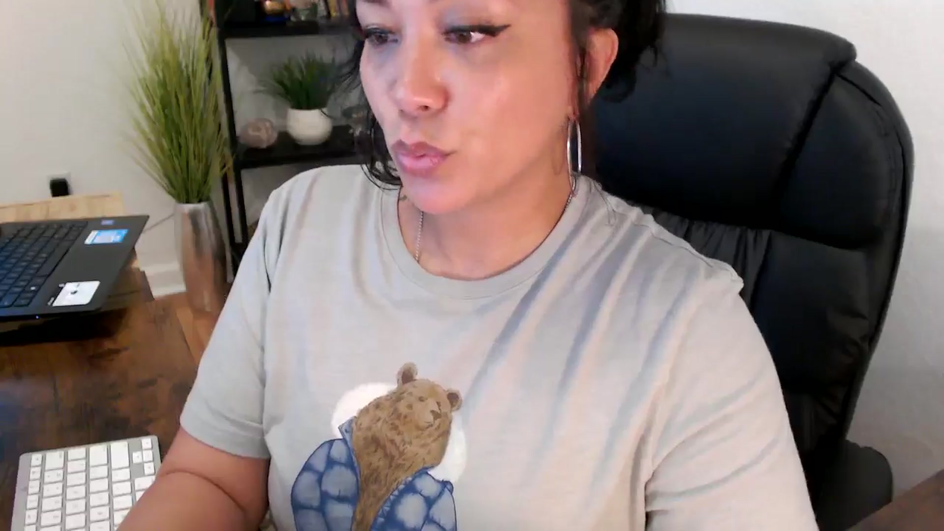 Gallery image thumbnail from MickaylaMinx's myfreecams stream on, 11/06/2024, 20:34 image 8 of 20