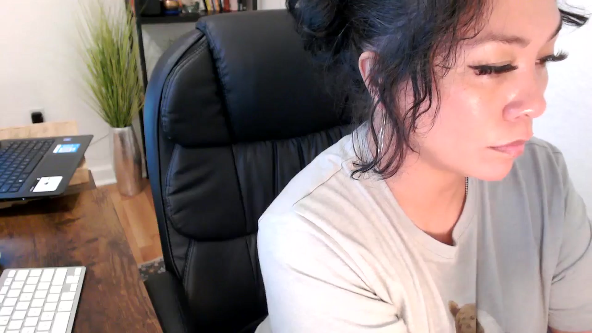 Gallery image thumbnail from MickaylaMinx's myfreecams stream on, 11/06/2024, 21:20 image 14 of 20
