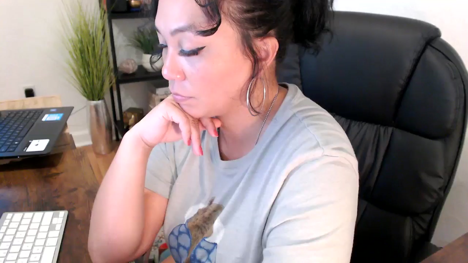Gallery image thumbnail from MickaylaMinx's myfreecams stream on, 11/06/2024, 21:20 image 4 of 20