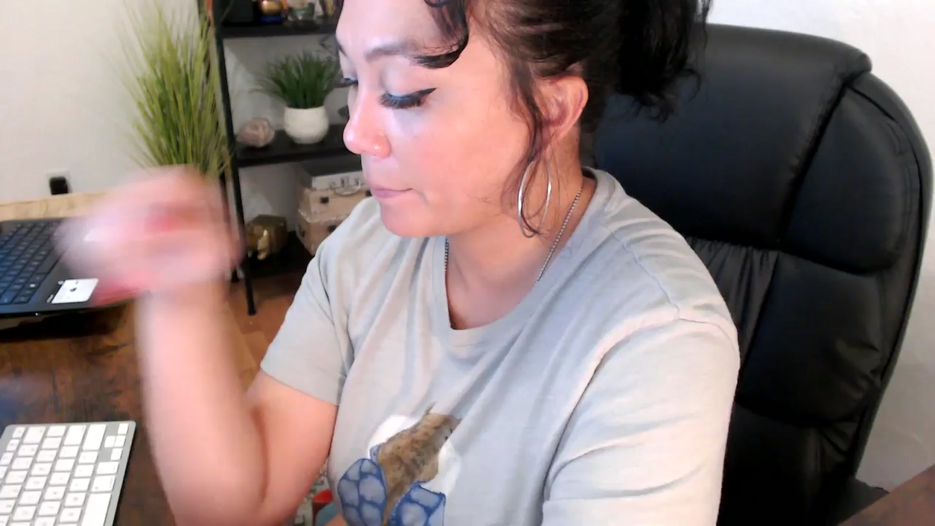 Gallery image thumbnail from MickaylaMinx's myfreecams stream on, 11/06/2024, 21:20 image 5 of 20