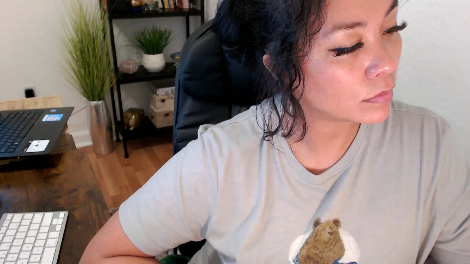 Gallery image thumbnail from MickaylaMinx's myfreecams stream on, 11/06/2024, 21:20 image 19 of 20