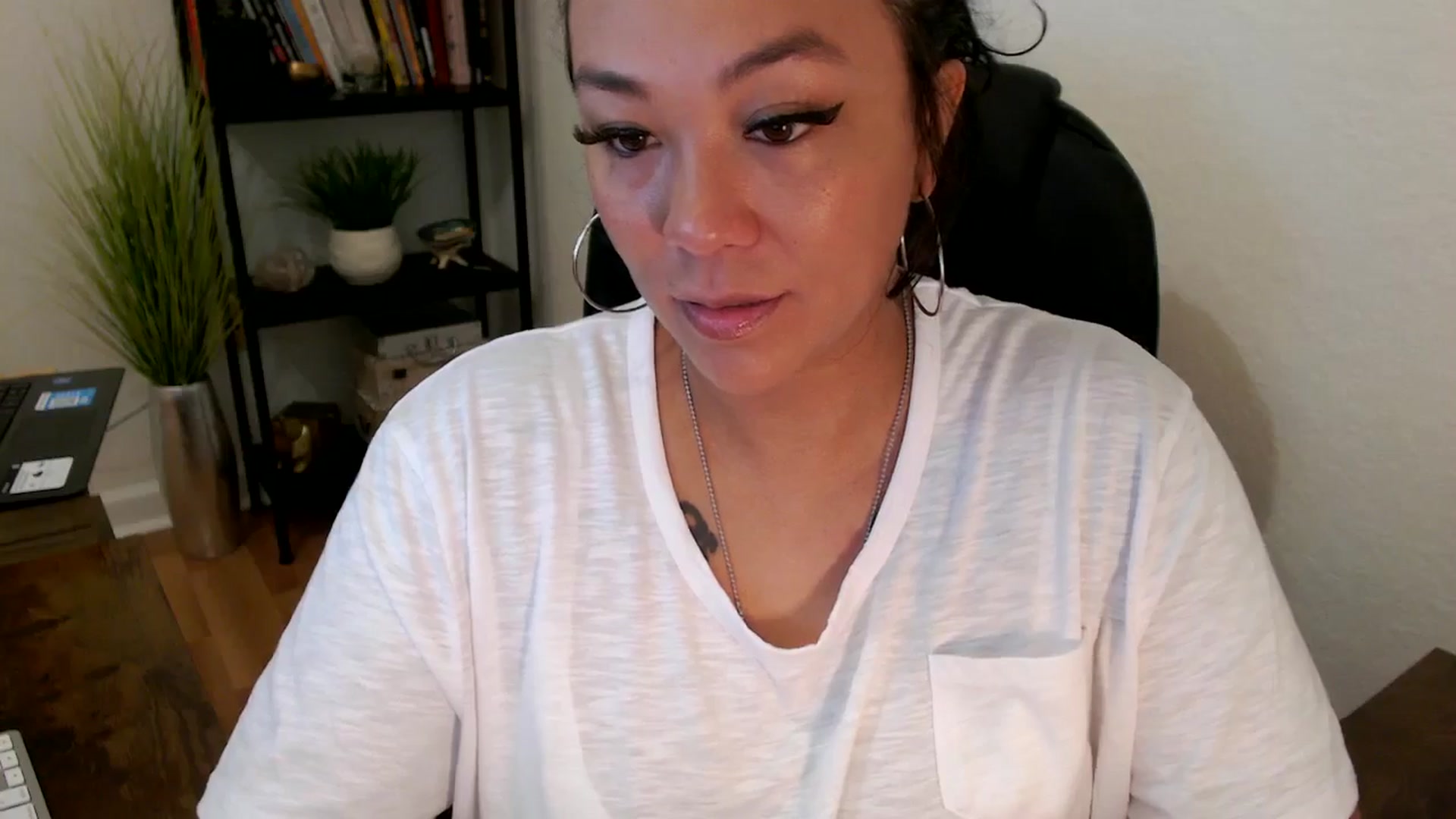 Gallery image thumbnail from MickaylaMinx's myfreecams stream on, 11/07/2024, 15:43 image 5 of 20