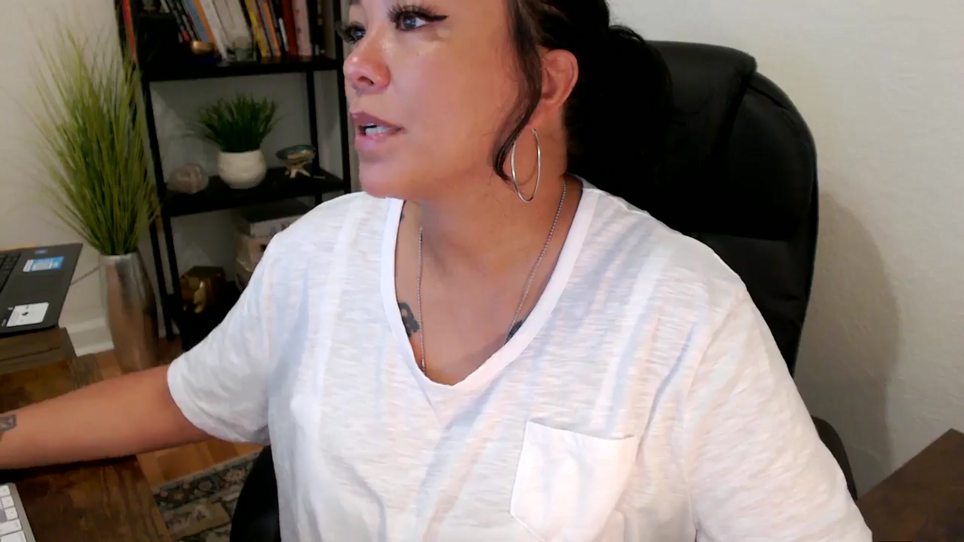 Gallery image thumbnail from MickaylaMinx's myfreecams stream on, 11/07/2024, 15:43 image 7 of 20