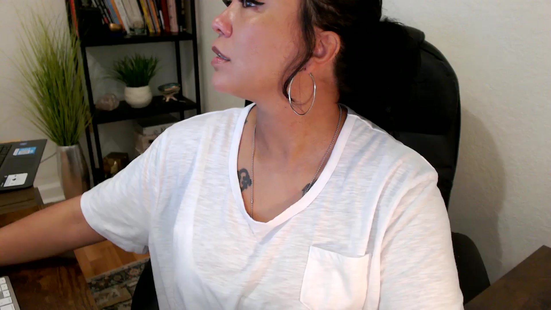 Gallery image thumbnail from MickaylaMinx's myfreecams stream on, 11/07/2024, 15:43 image 13 of 20