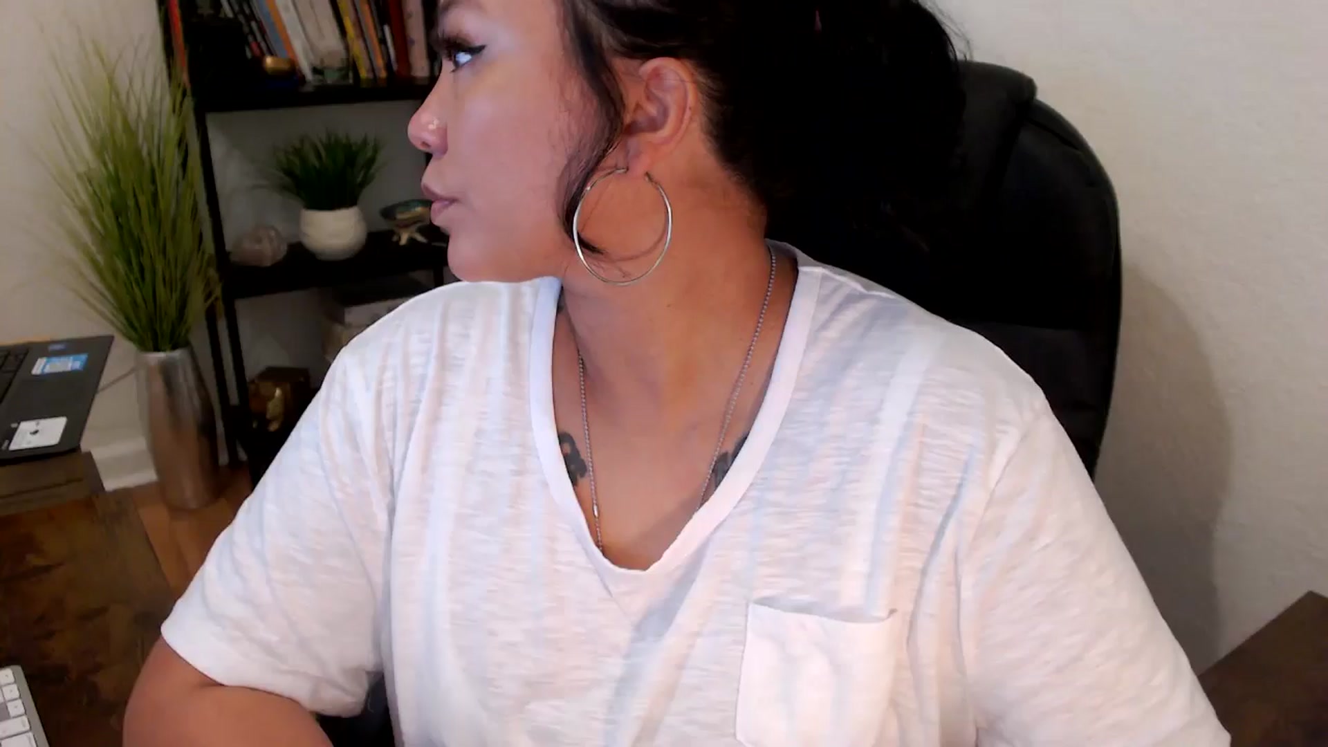Gallery image thumbnail from MickaylaMinx's myfreecams stream on, 11/07/2024, 15:43 image 10 of 20