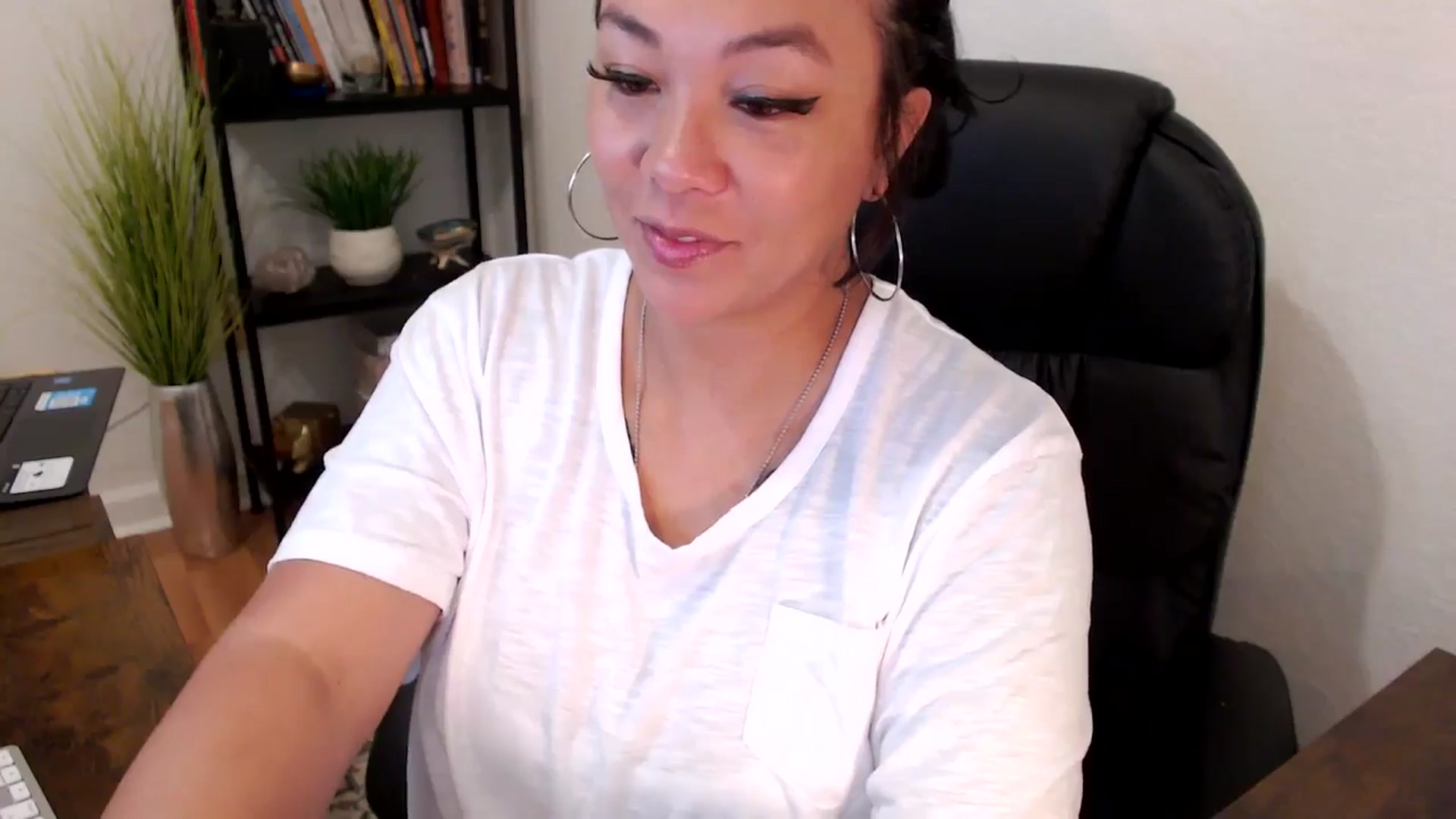 Gallery image thumbnail from MickaylaMinx's myfreecams stream on, 11/07/2024, 15:43 image 3 of 20