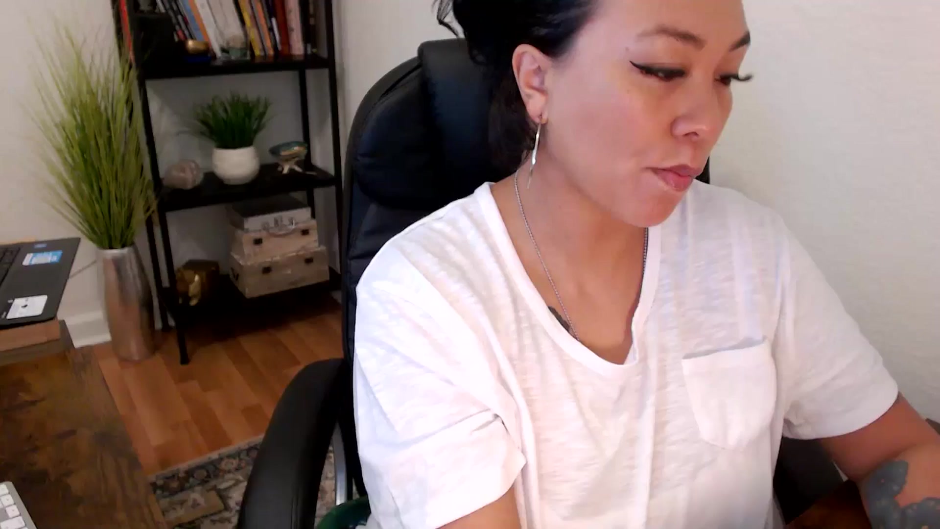 Gallery image thumbnail from MickaylaMinx's myfreecams stream on, 11/07/2024, 15:43 image 2 of 20