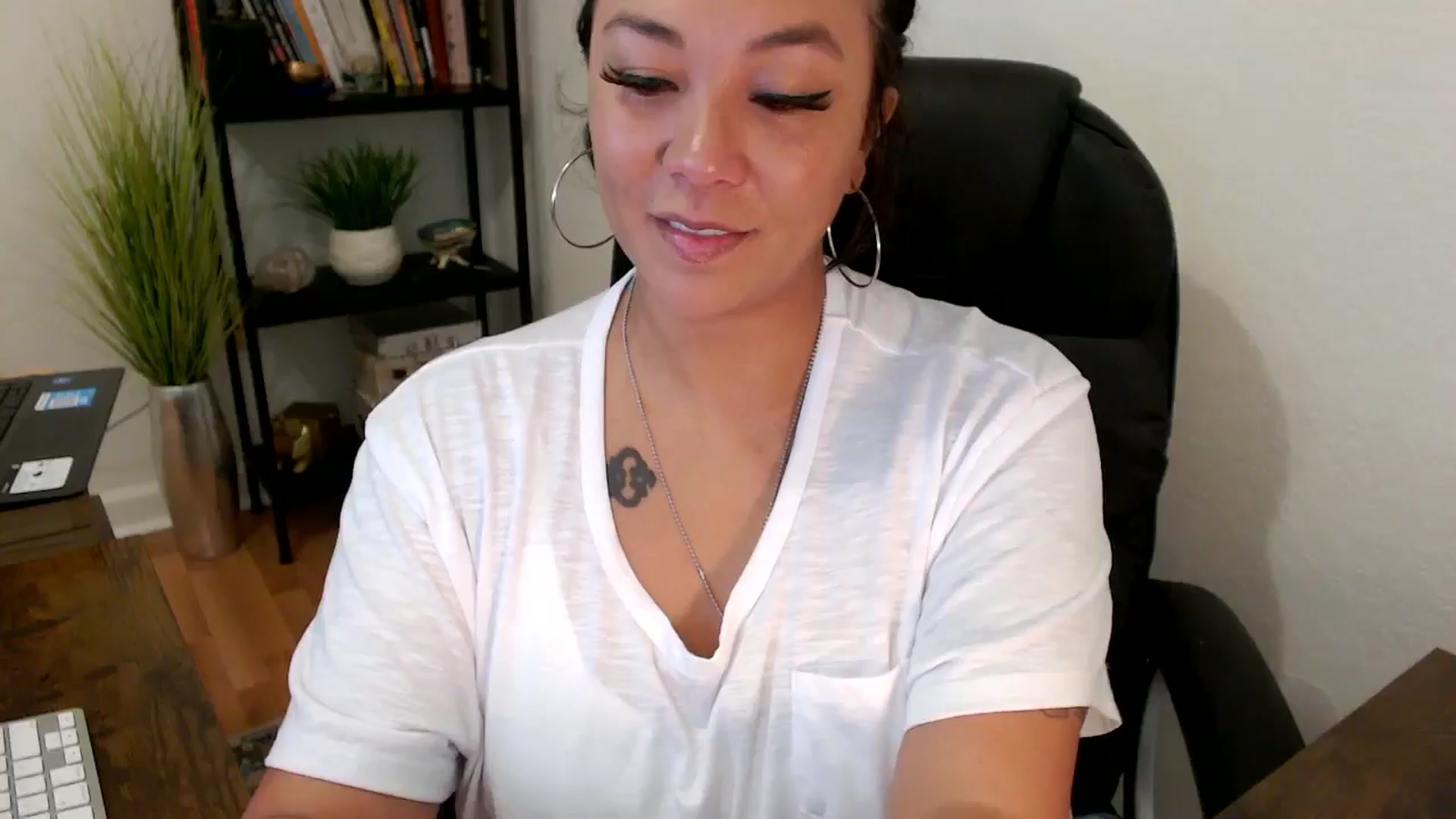 Gallery image thumbnail from MickaylaMinx's myfreecams stream on, 11/07/2024, 16:16 image 18 of 20