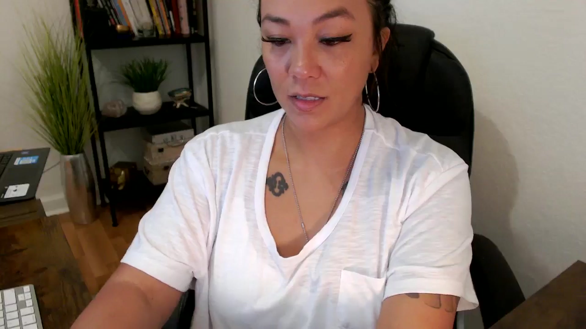 Gallery image thumbnail from MickaylaMinx's myfreecams stream on, 11/07/2024, 16:16 image 17 of 20