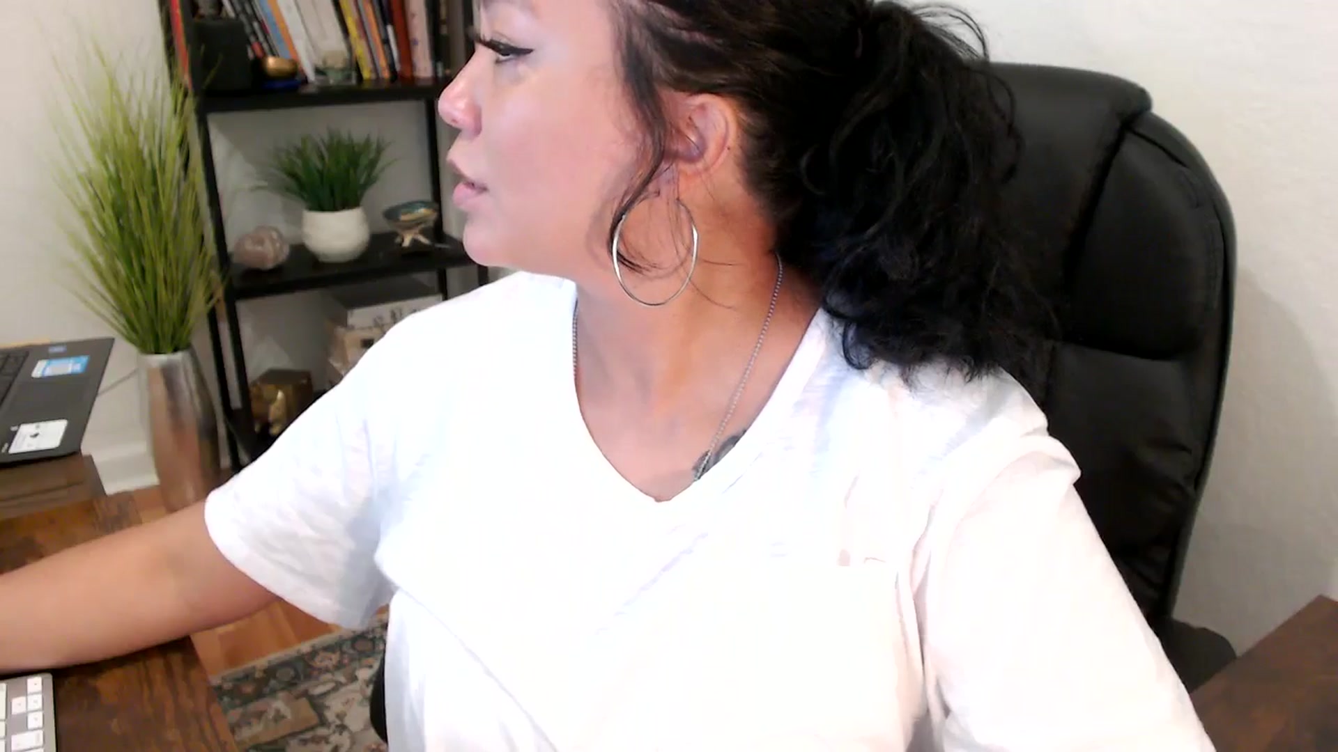 Gallery image thumbnail from MickaylaMinx's myfreecams stream on, 11/07/2024, 16:16 image 7 of 20