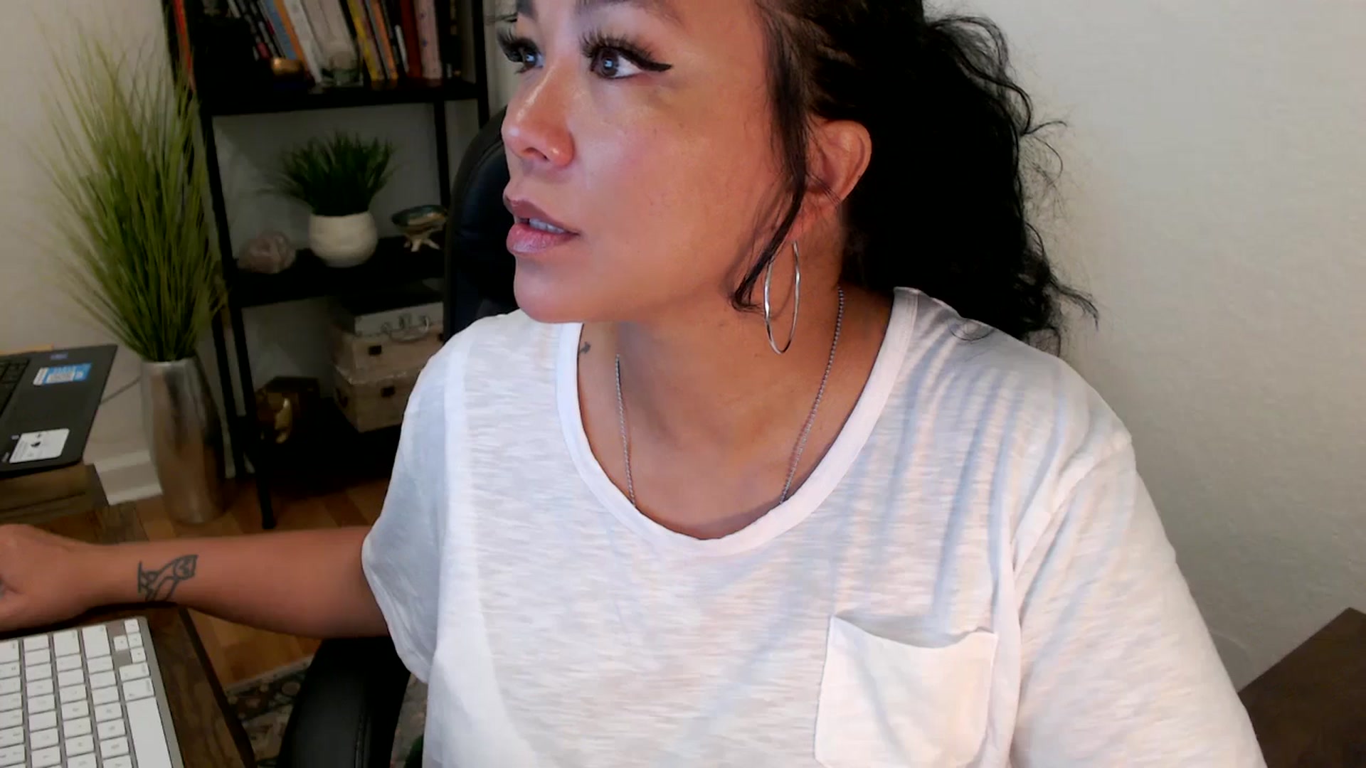 Gallery image thumbnail from MickaylaMinx's myfreecams stream on, 11/07/2024, 16:53 image 18 of 20