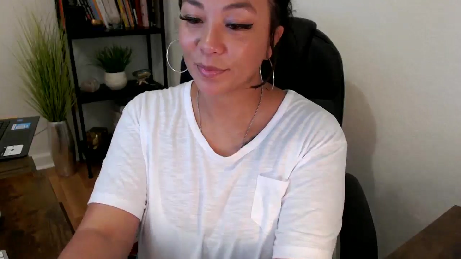 Gallery image thumbnail from MickaylaMinx's myfreecams stream on, 11/07/2024, 16:53 image 9 of 20