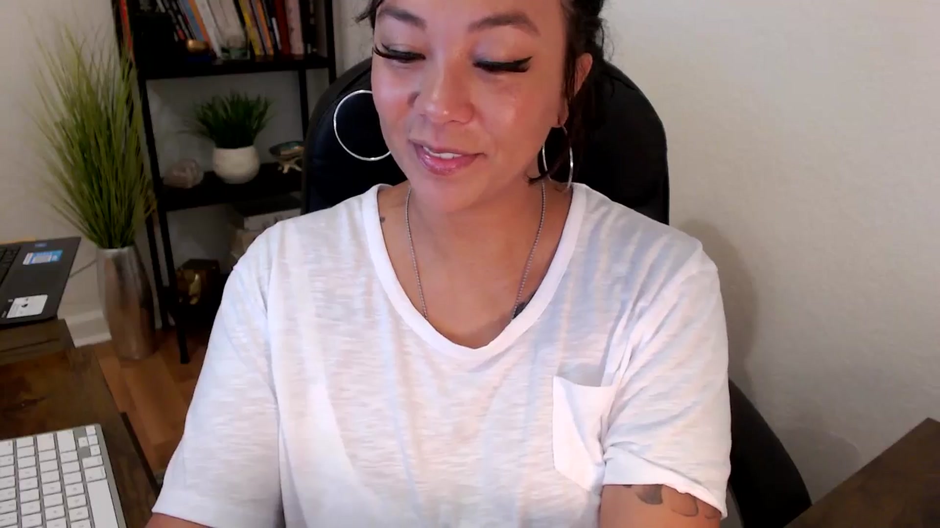 Gallery image thumbnail from MickaylaMinx's myfreecams stream on, 11/07/2024, 16:53 image 15 of 20