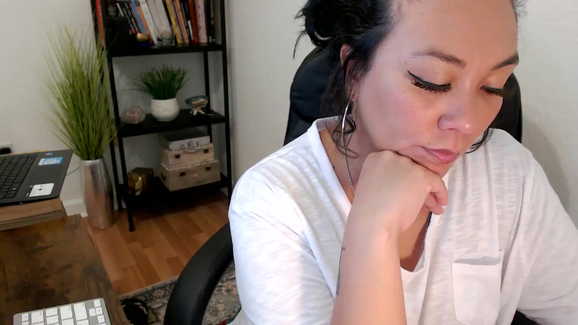 Gallery image thumbnail from MickaylaMinx's myfreecams stream on, 11/07/2024, 18:46 image 9 of 20