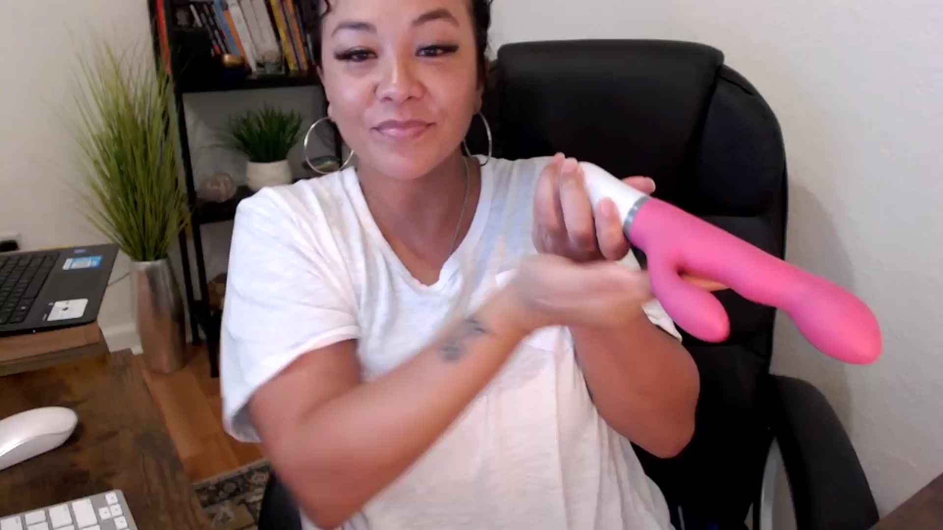 Gallery image thumbnail from MickaylaMinx's myfreecams stream on, 11/07/2024, 19:32 image 19 of 20