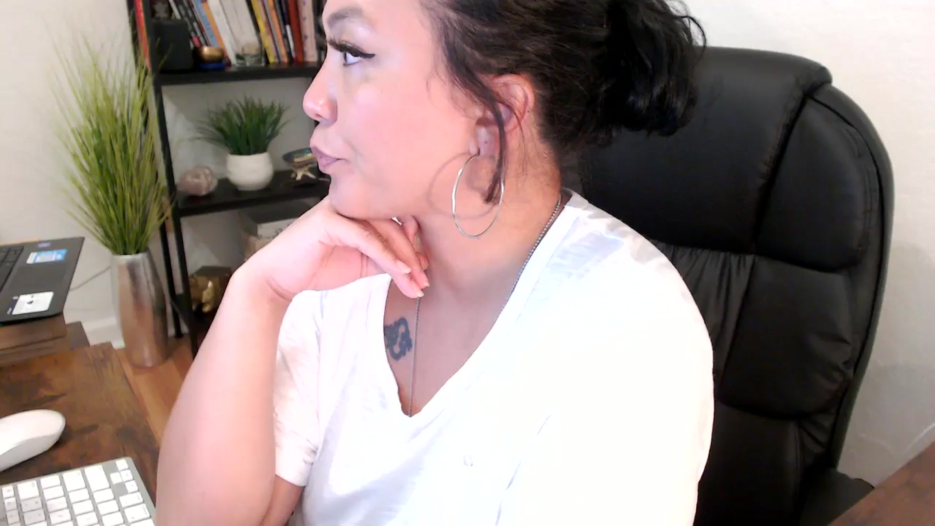 Gallery image thumbnail from MickaylaMinx's myfreecams stream on, 11/07/2024, 20:26 image 18 of 20