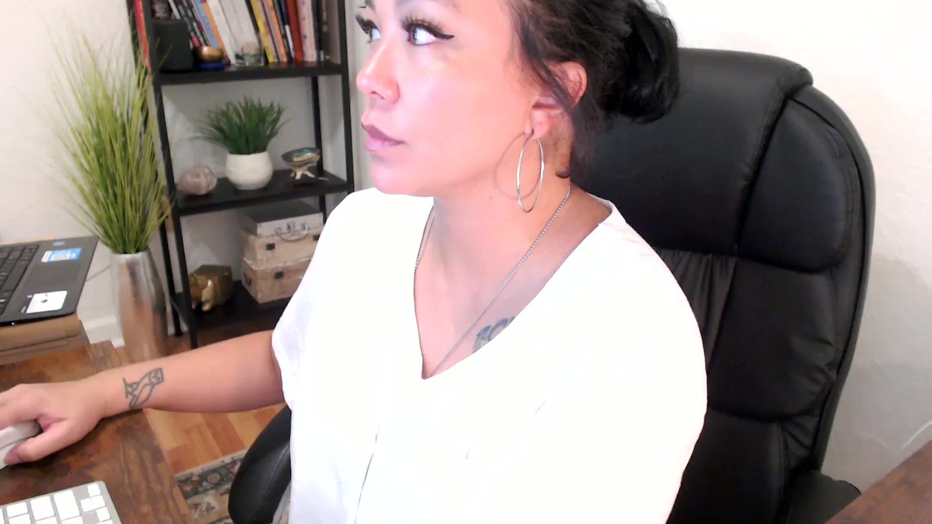 Gallery image thumbnail from MickaylaMinx's myfreecams stream on, 11/07/2024, 20:26 image 1 of 20