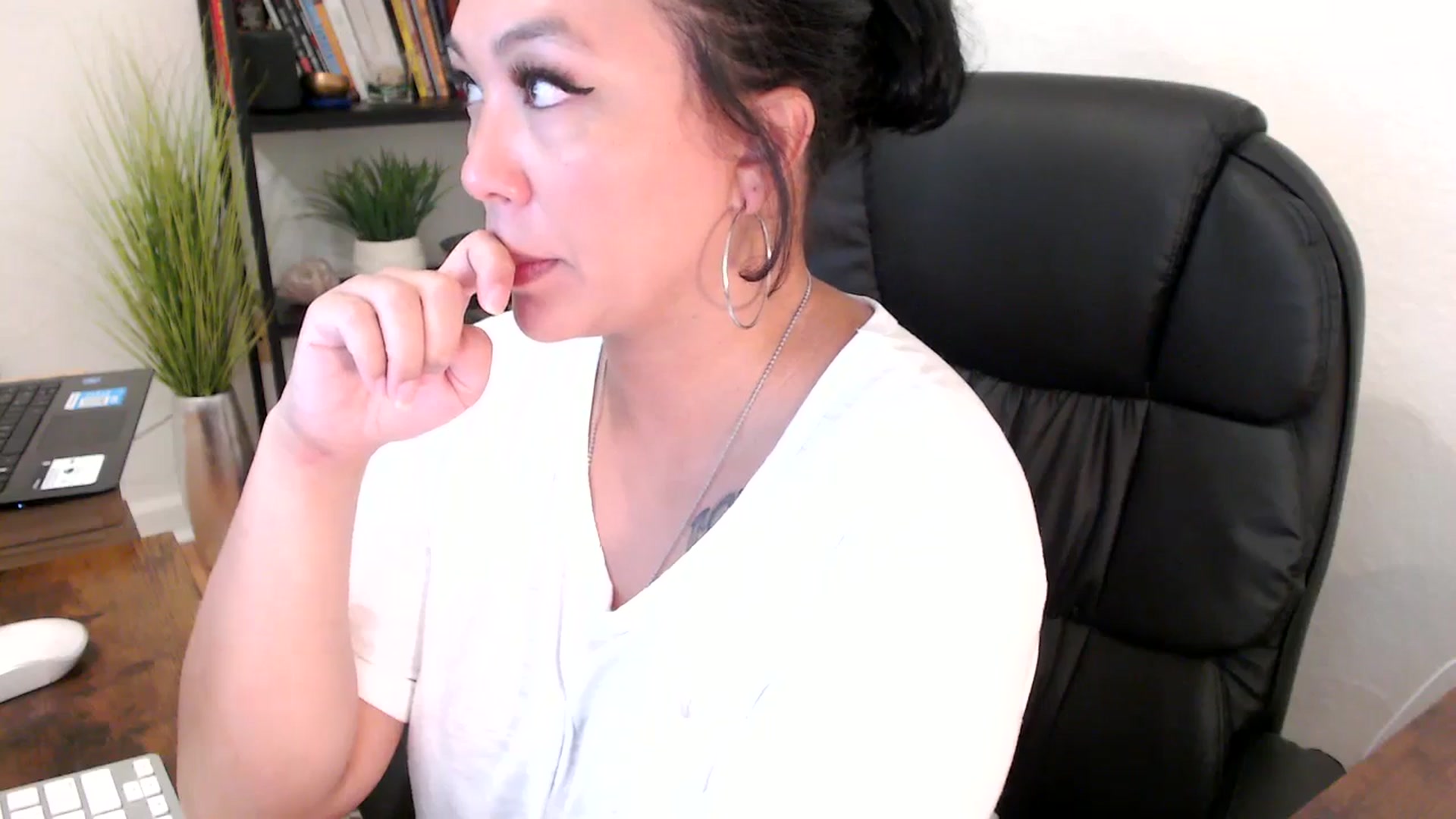 Gallery image thumbnail from MickaylaMinx's myfreecams stream on, 11/07/2024, 20:26 image 4 of 20