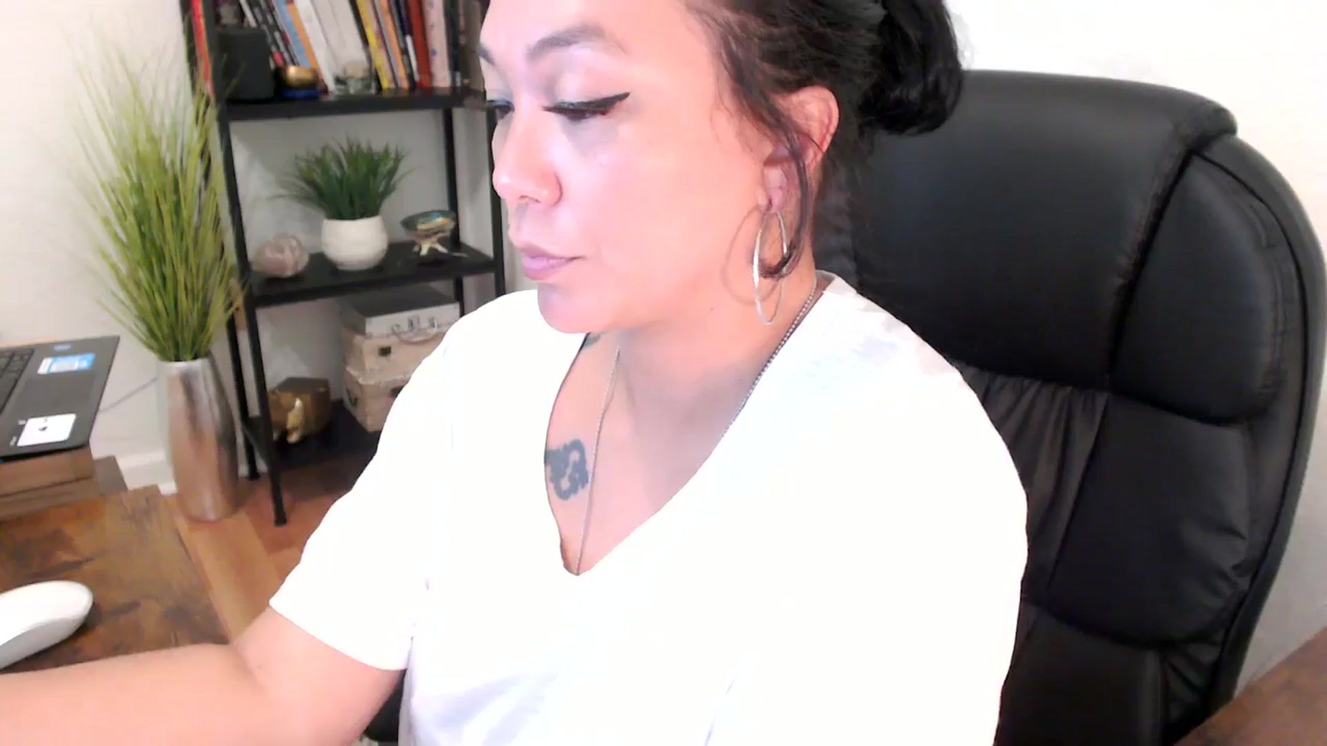 Gallery image thumbnail from MickaylaMinx's myfreecams stream on, 11/07/2024, 20:26 image 19 of 20