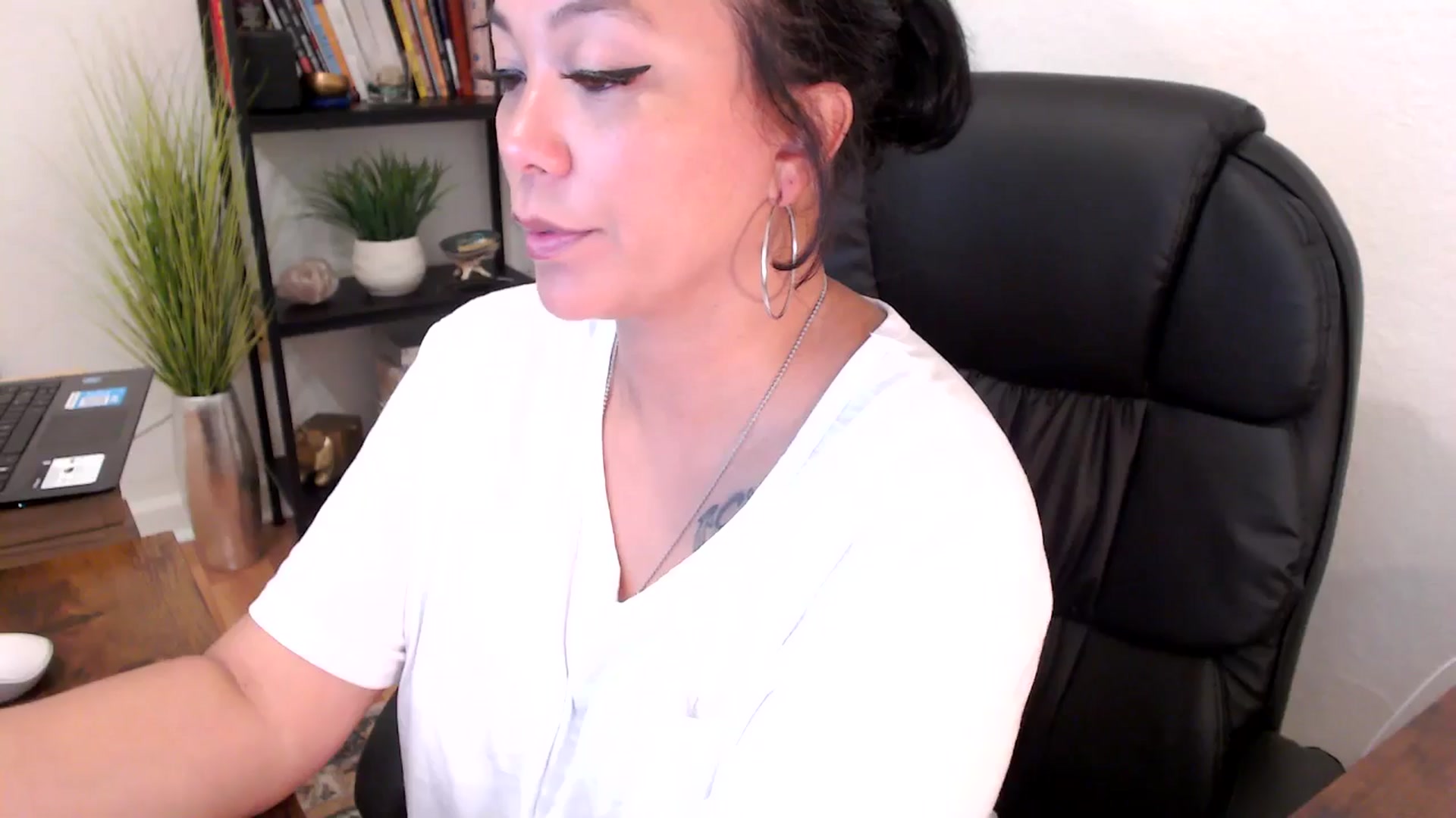 Gallery image thumbnail from MickaylaMinx's myfreecams stream on, 11/07/2024, 20:26 image 2 of 20
