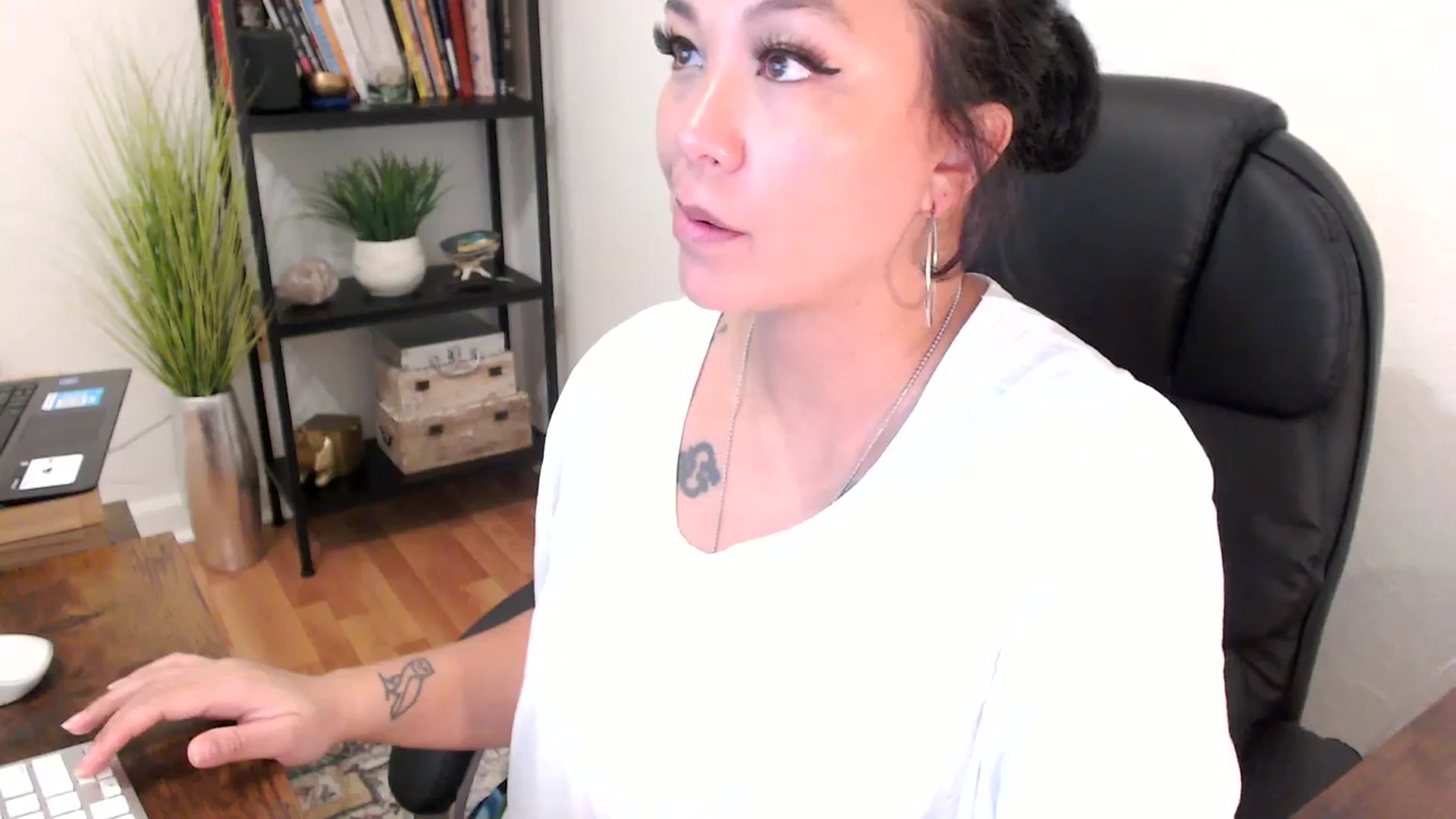 Gallery image thumbnail from MickaylaMinx's myfreecams stream on, 11/07/2024, 20:26 image 13 of 20