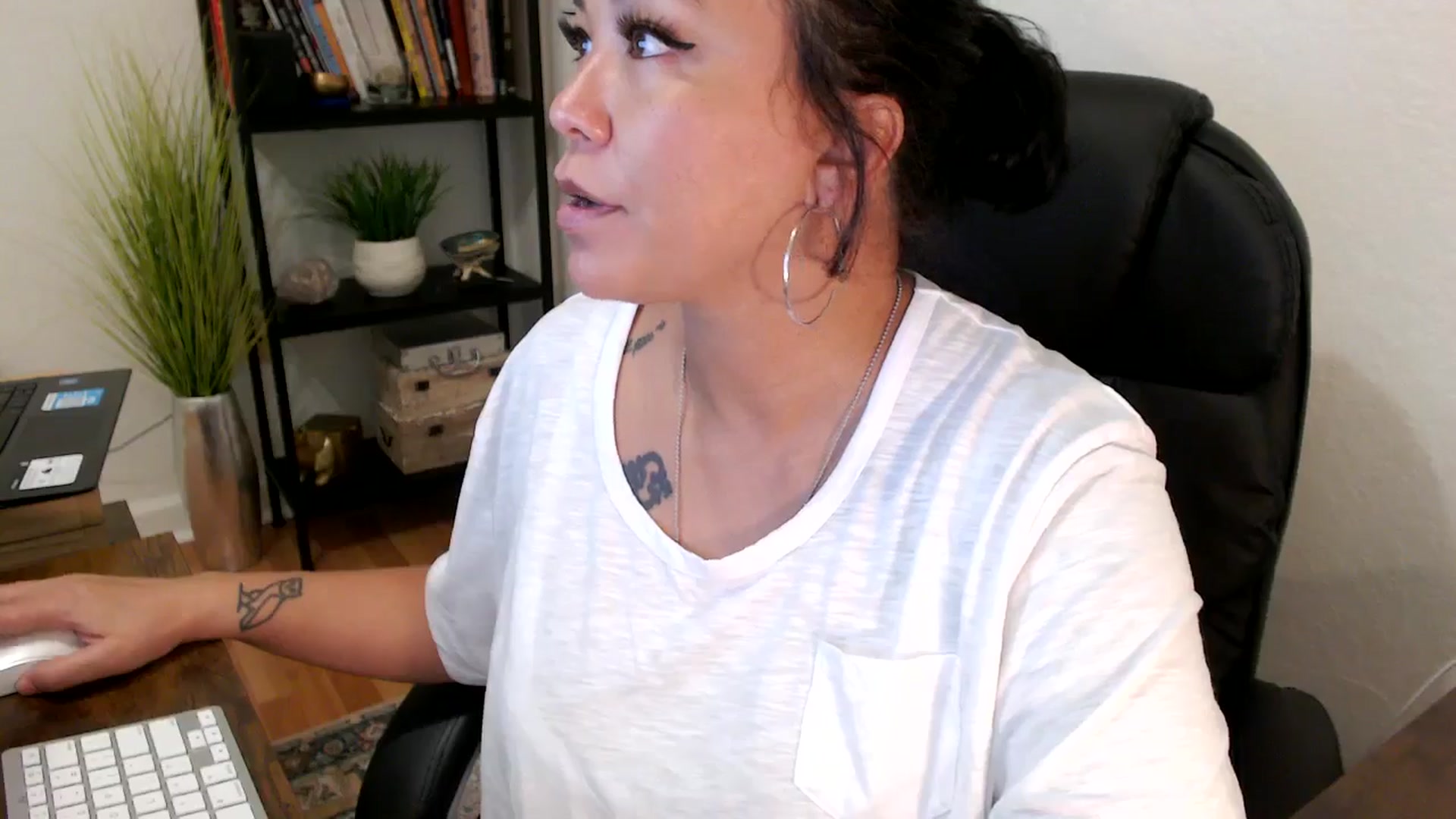 Gallery image thumbnail from MickaylaMinx's myfreecams stream on, 11/07/2024, 20:26 image 17 of 20