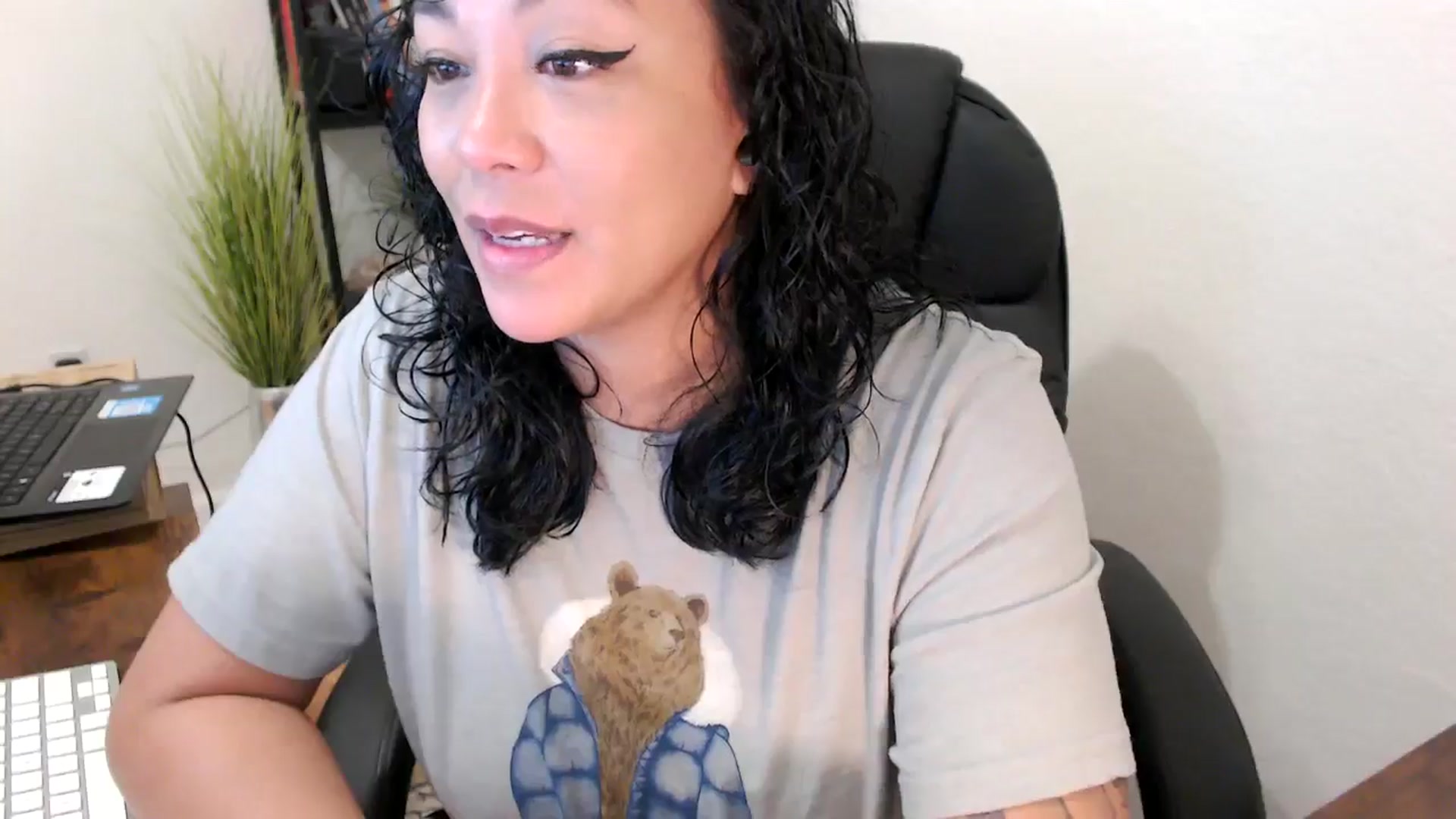 Gallery image thumbnail from MickaylaMinx's myfreecams stream on, 11/11/2024, 15:26 image 9 of 20