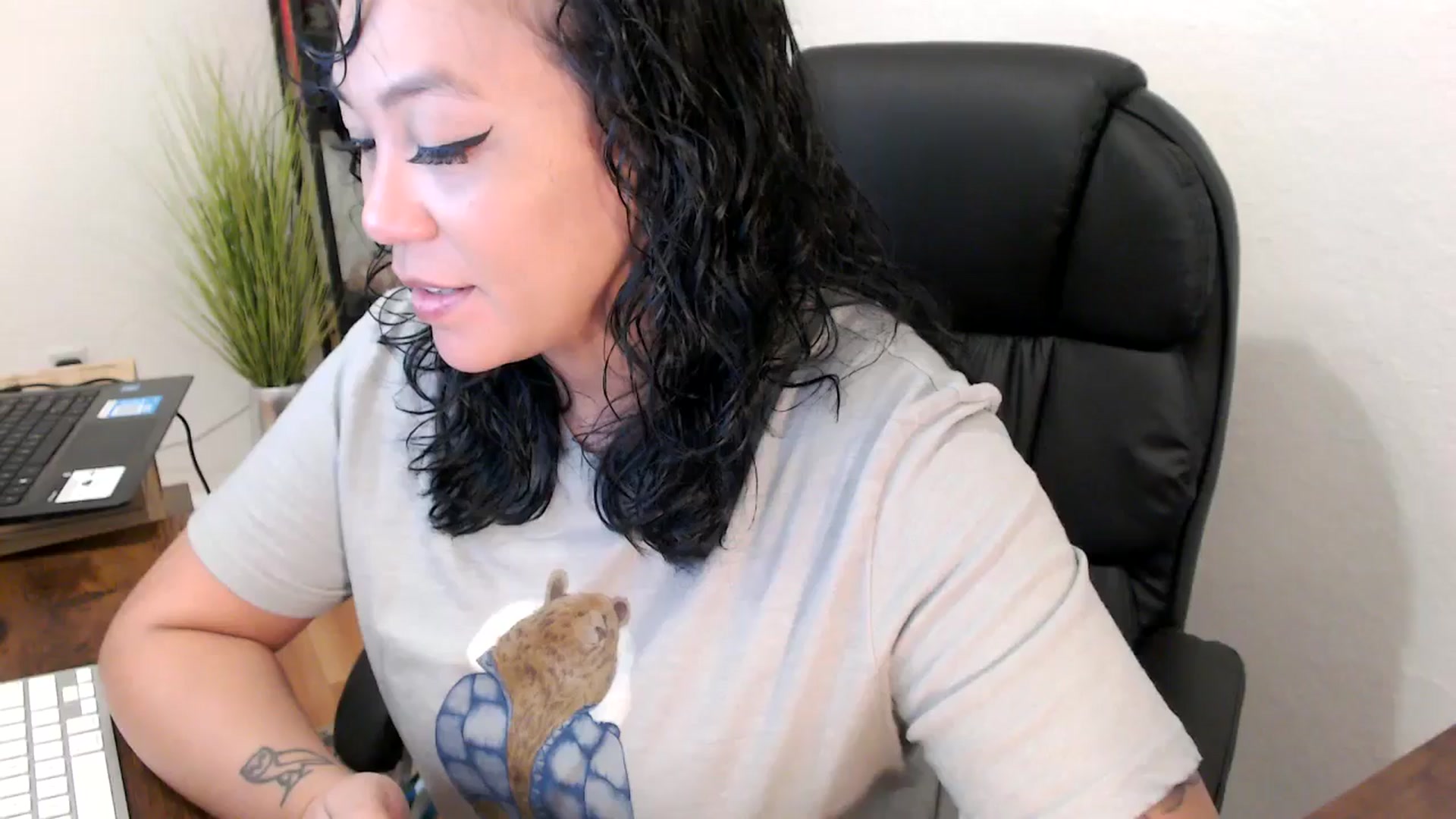 Gallery image thumbnail from MickaylaMinx's myfreecams stream on, 11/11/2024, 15:26 image 19 of 20
