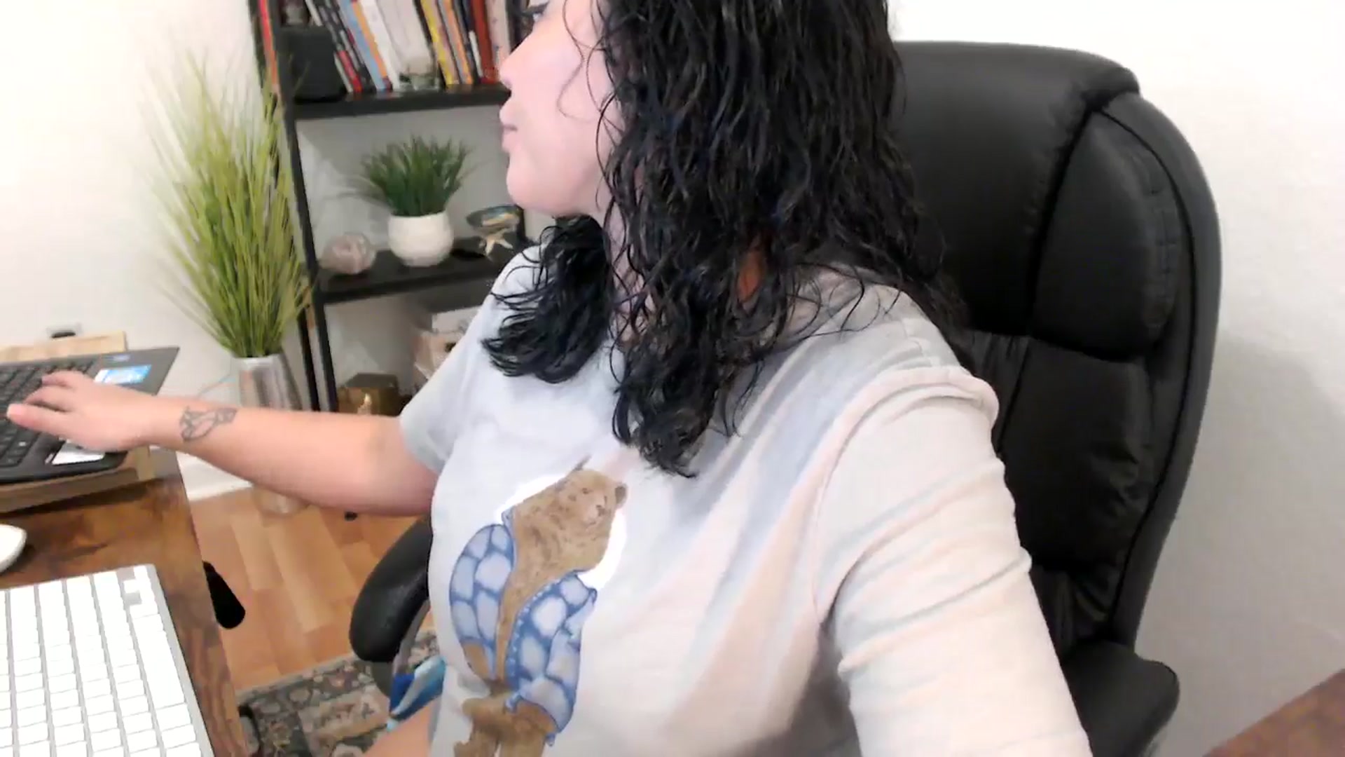 Gallery image thumbnail from MickaylaMinx's myfreecams stream on, 11/11/2024, 15:26 image 5 of 20