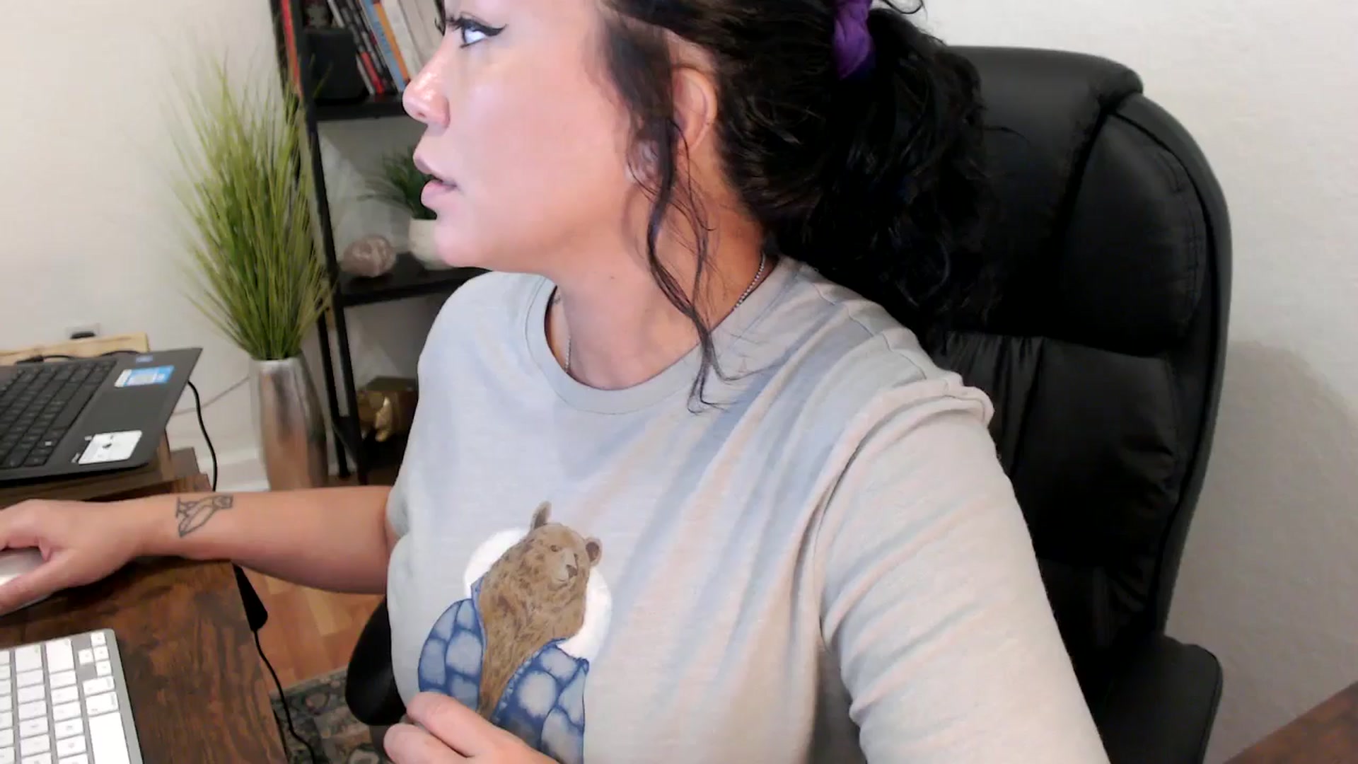 Gallery image thumbnail from MickaylaMinx's myfreecams stream on, 11/11/2024, 17:09 image 18 of 20