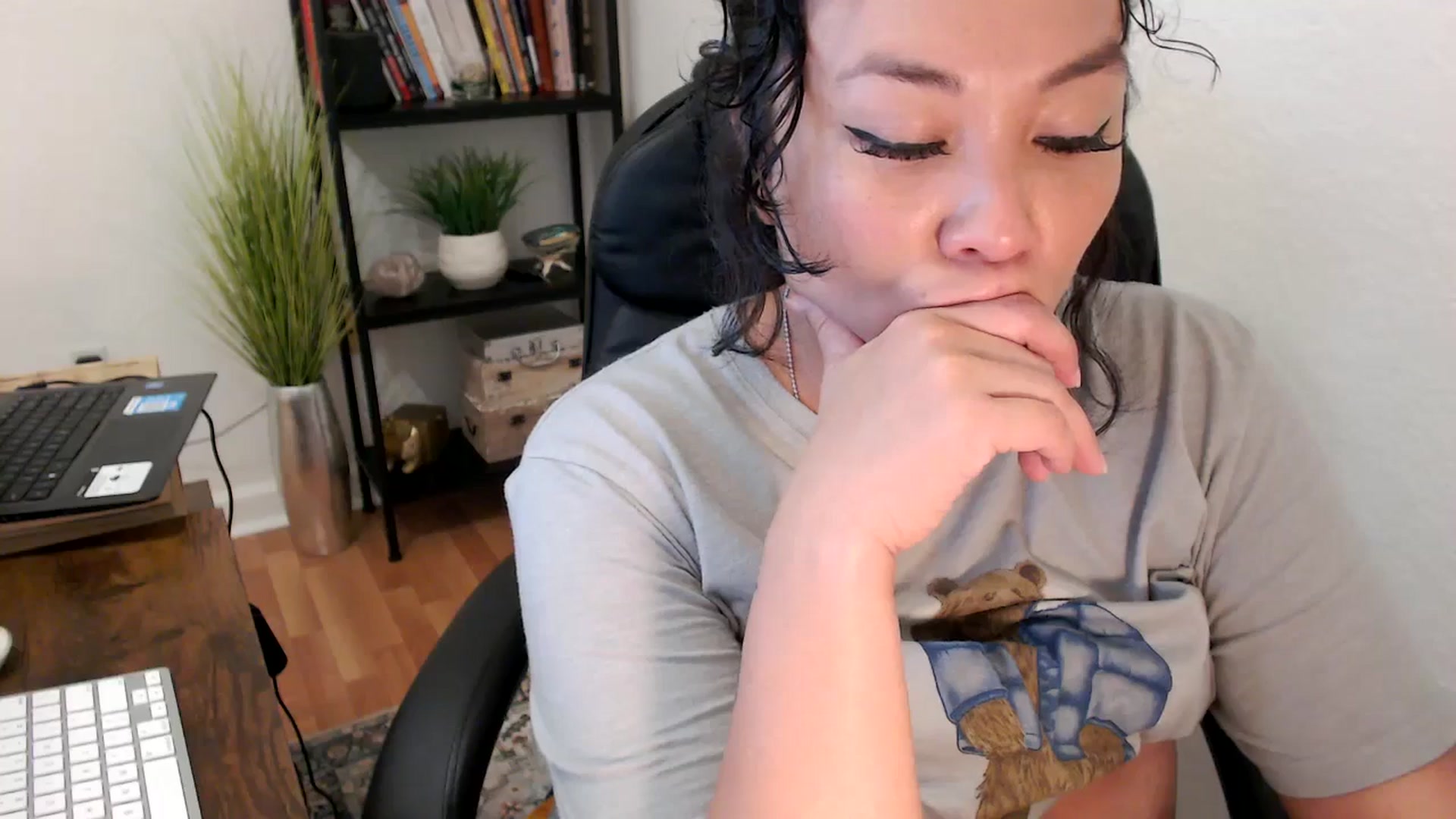 Gallery image thumbnail from MickaylaMinx's myfreecams stream on, 11/11/2024, 17:36 image 9 of 20