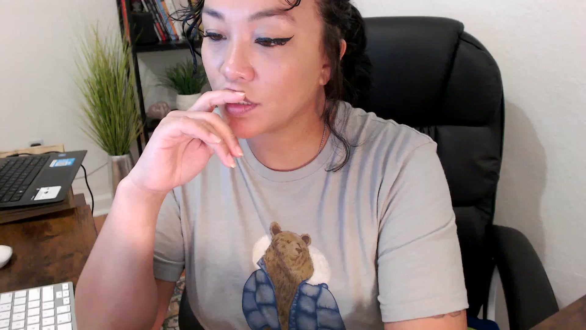 Gallery image thumbnail from MickaylaMinx's myfreecams stream on, 11/11/2024, 17:36 image 19 of 20
