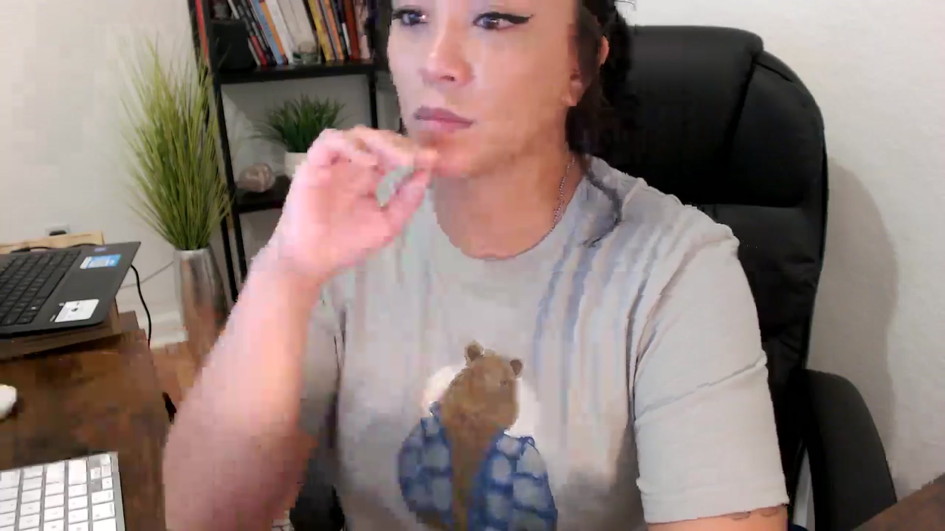 Gallery image thumbnail from MickaylaMinx's myfreecams stream on, 11/11/2024, 17:36 image 20 of 20