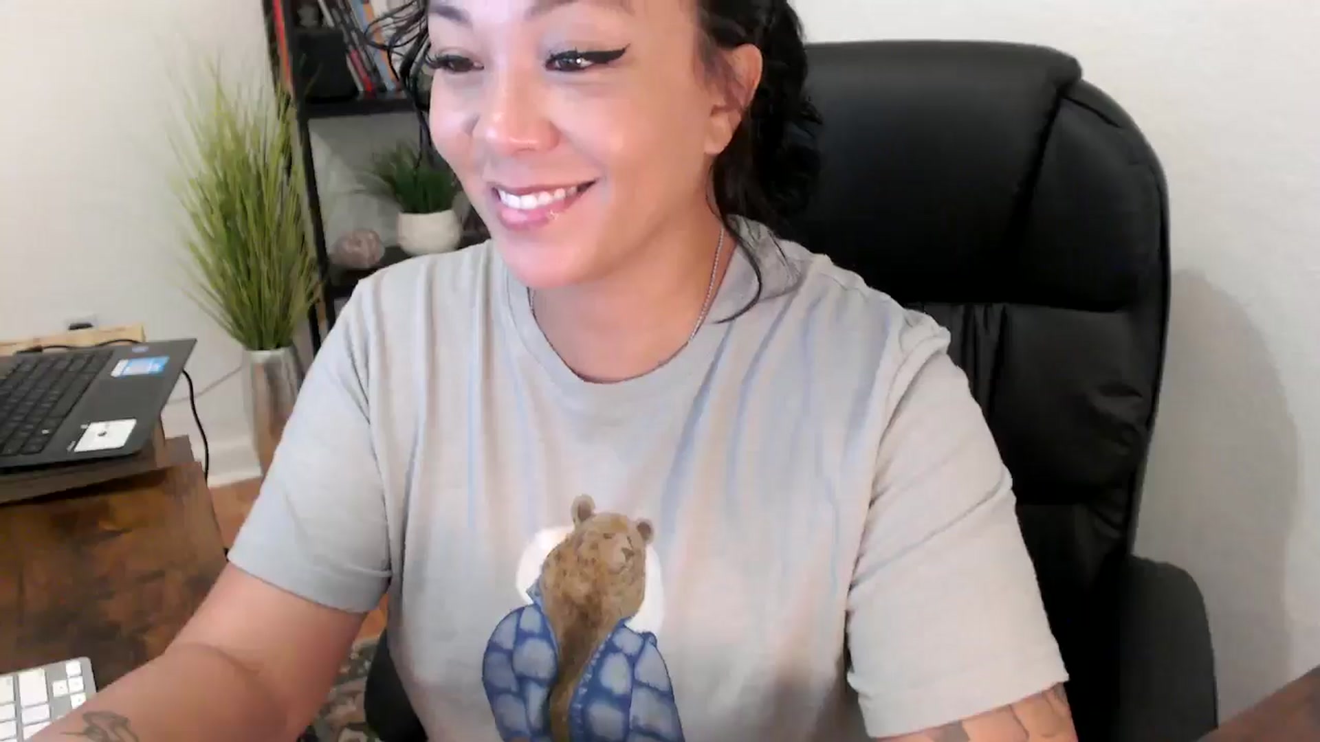 Gallery image thumbnail from MickaylaMinx's myfreecams stream on, 11/11/2024, 18:16 image 2 of 20