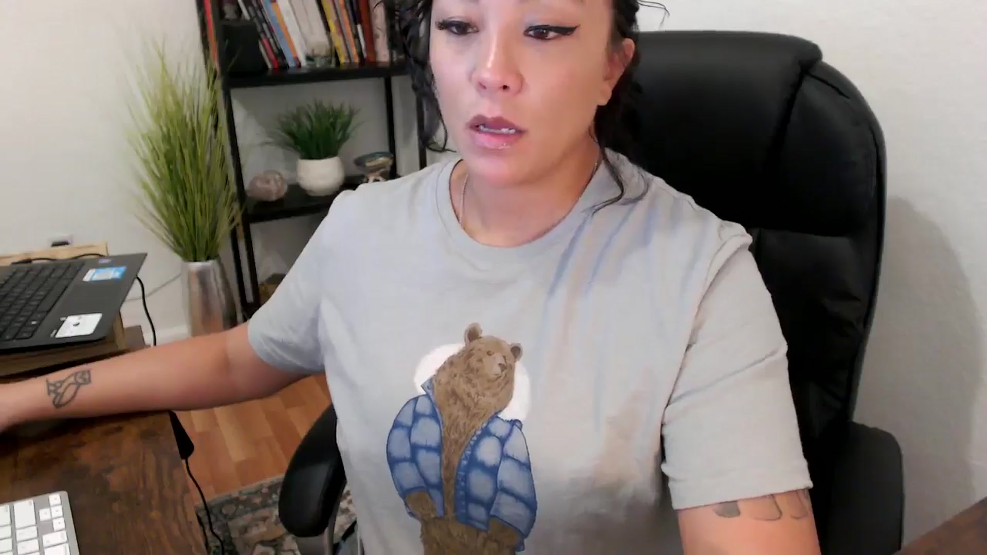 Gallery image thumbnail from MickaylaMinx's myfreecams stream on, 11/11/2024, 18:16 image 5 of 20