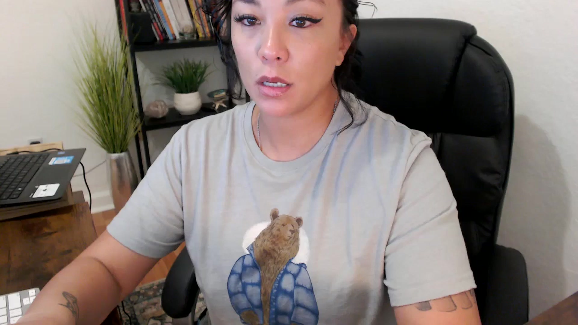 Gallery image thumbnail from MickaylaMinx's myfreecams stream on, 11/11/2024, 18:16 image 6 of 20
