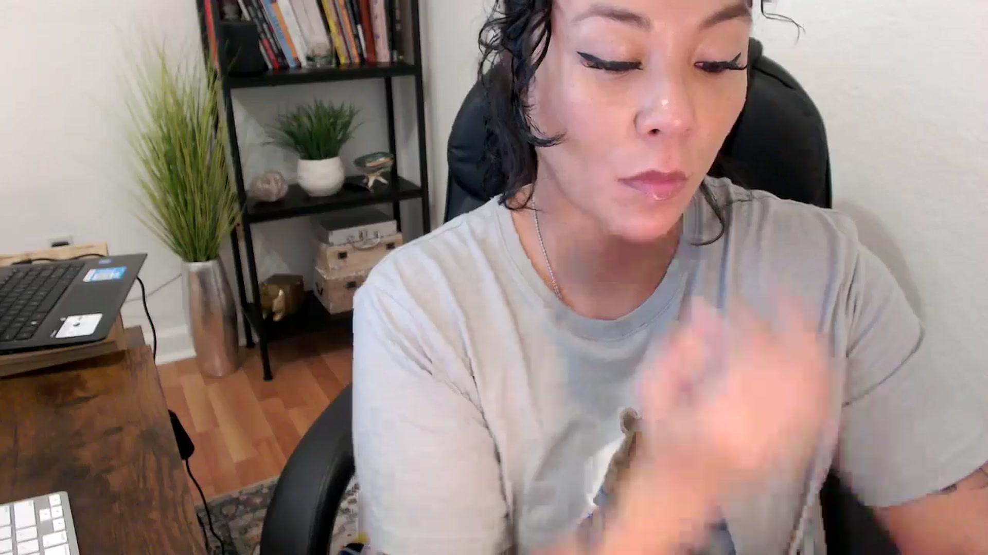 Gallery image thumbnail from MickaylaMinx's myfreecams stream on, 11/11/2024, 18:16 image 14 of 20