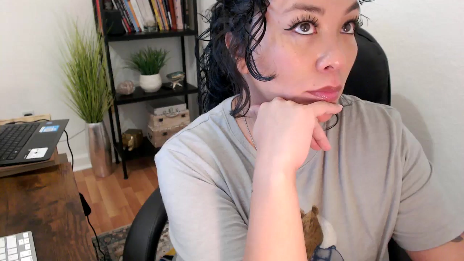 Gallery image thumbnail from MickaylaMinx's myfreecams stream on, 11/11/2024, 18:16 image 15 of 20