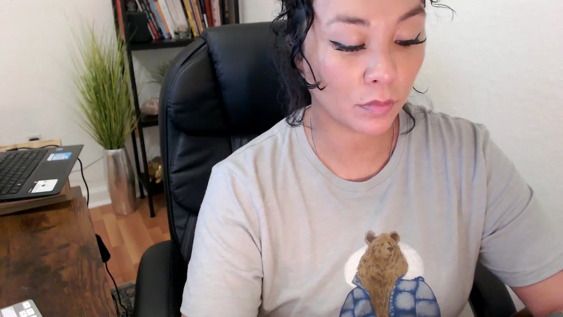 Gallery image thumbnail from MickaylaMinx's myfreecams stream on, 11/11/2024, 19:04 image 18 of 20