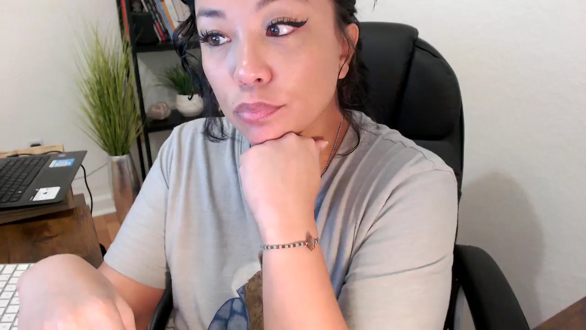 Gallery image thumbnail from MickaylaMinx's myfreecams stream on, 11/11/2024, 19:04 image 7 of 20