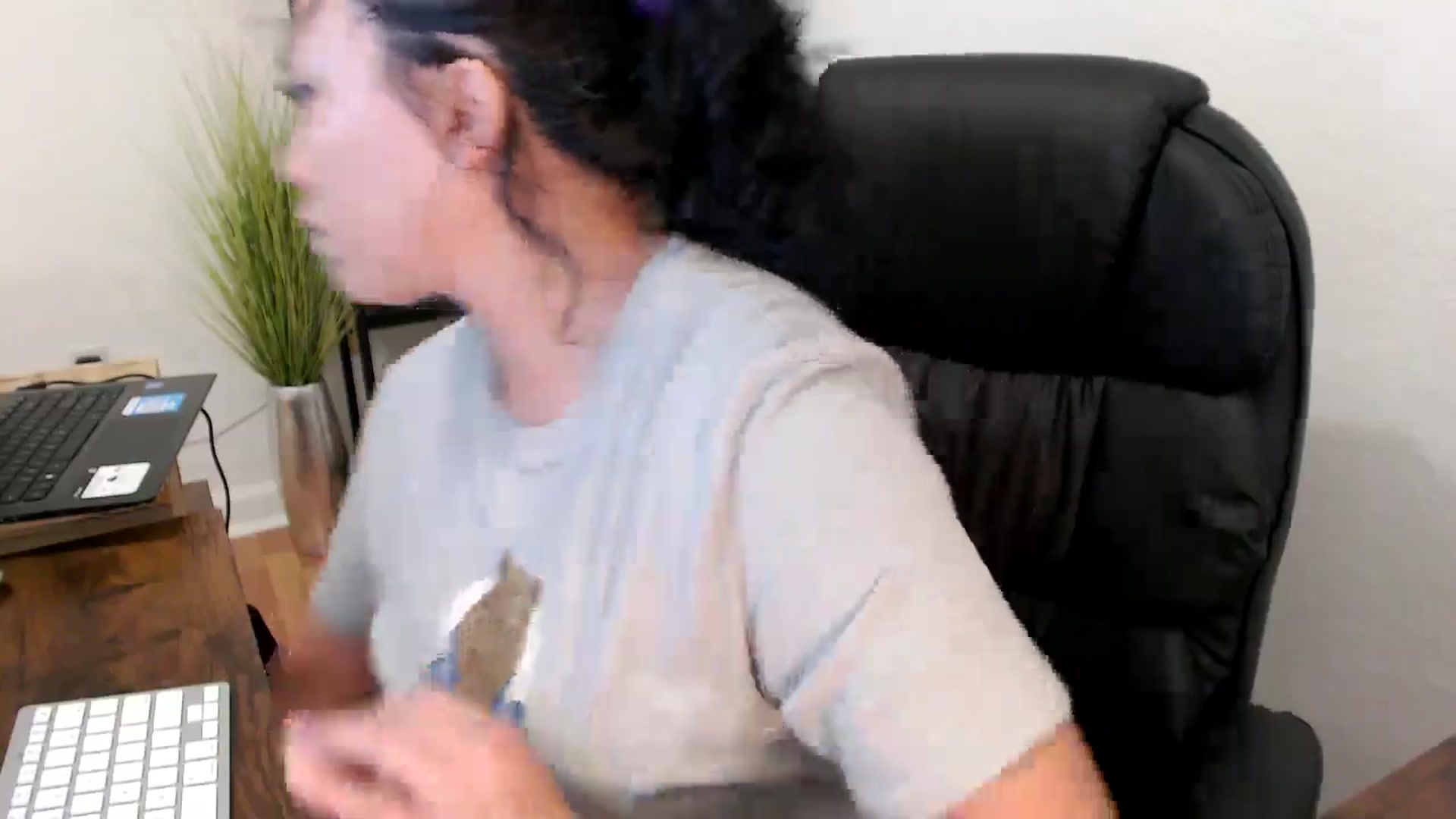 Gallery image thumbnail from MickaylaMinx's myfreecams stream on, 11/11/2024, 19:04 image 8 of 20