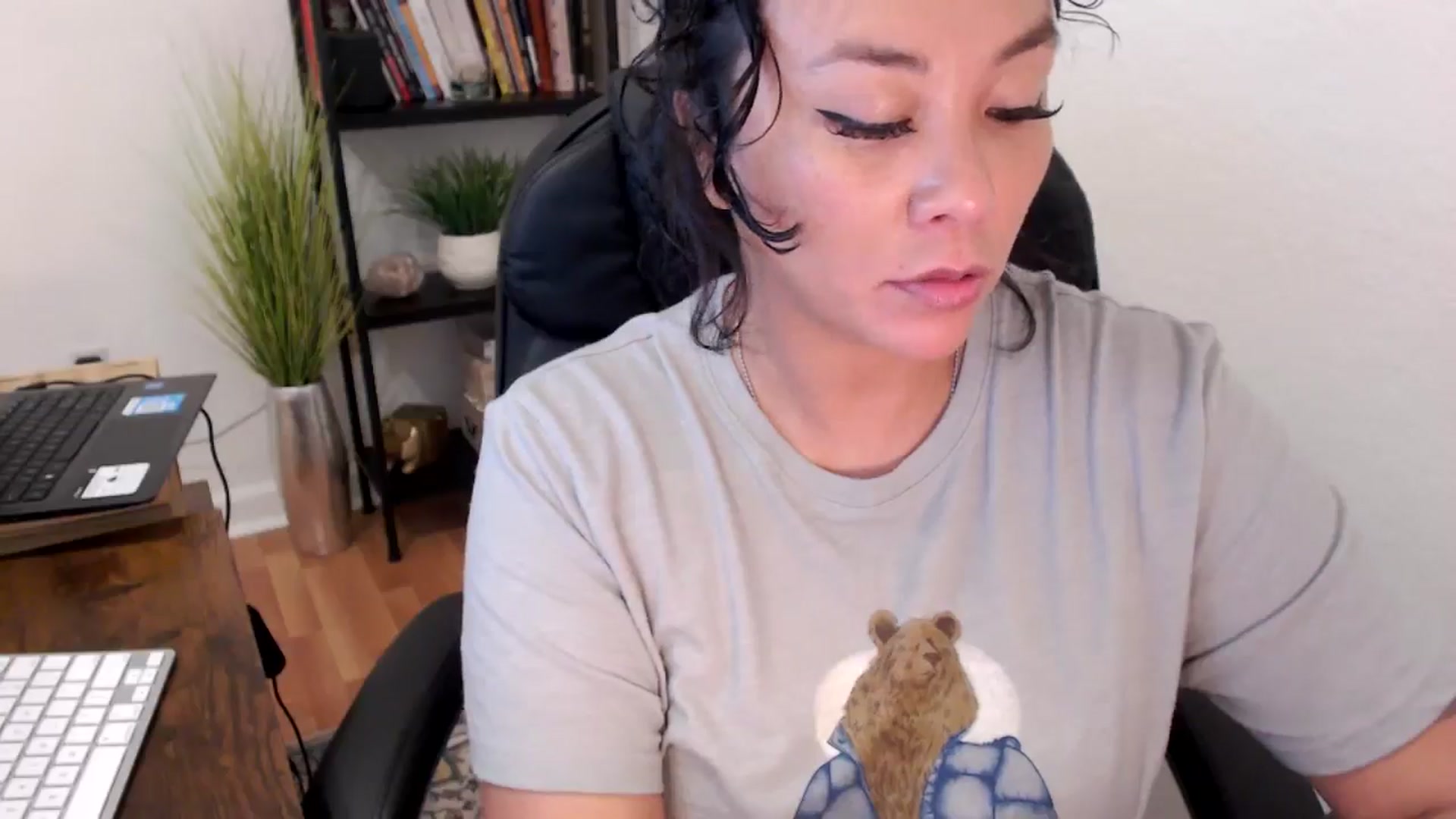 Gallery image thumbnail from MickaylaMinx's myfreecams stream on, 11/11/2024, 19:04 image 6 of 20